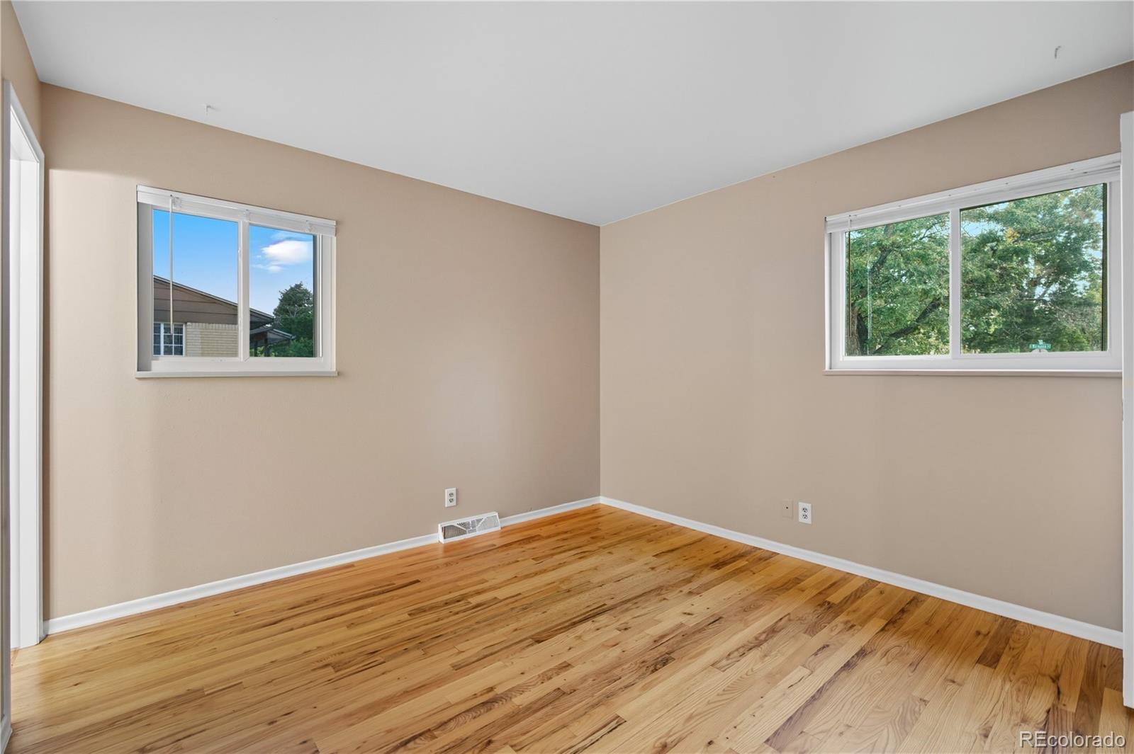 MLS Image #17 for 11623 e virginia drive,aurora, Colorado
