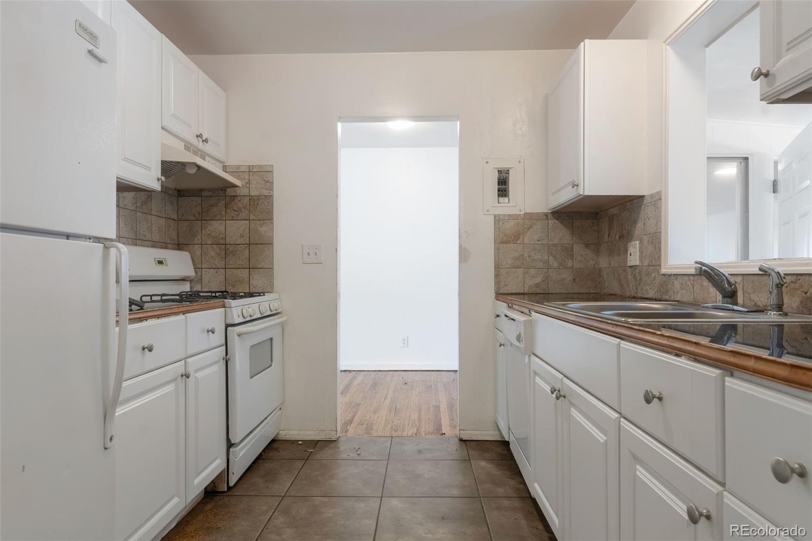 MLS Image #3 for 1645  iola street,aurora, Colorado
