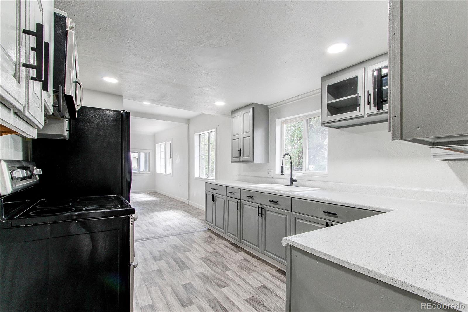 MLS Image #2 for 637  stuart street,denver, Colorado