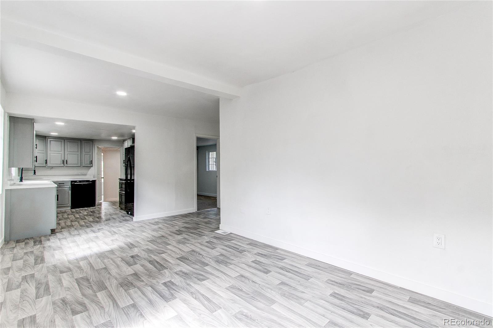 MLS Image #3 for 637  stuart street,denver, Colorado