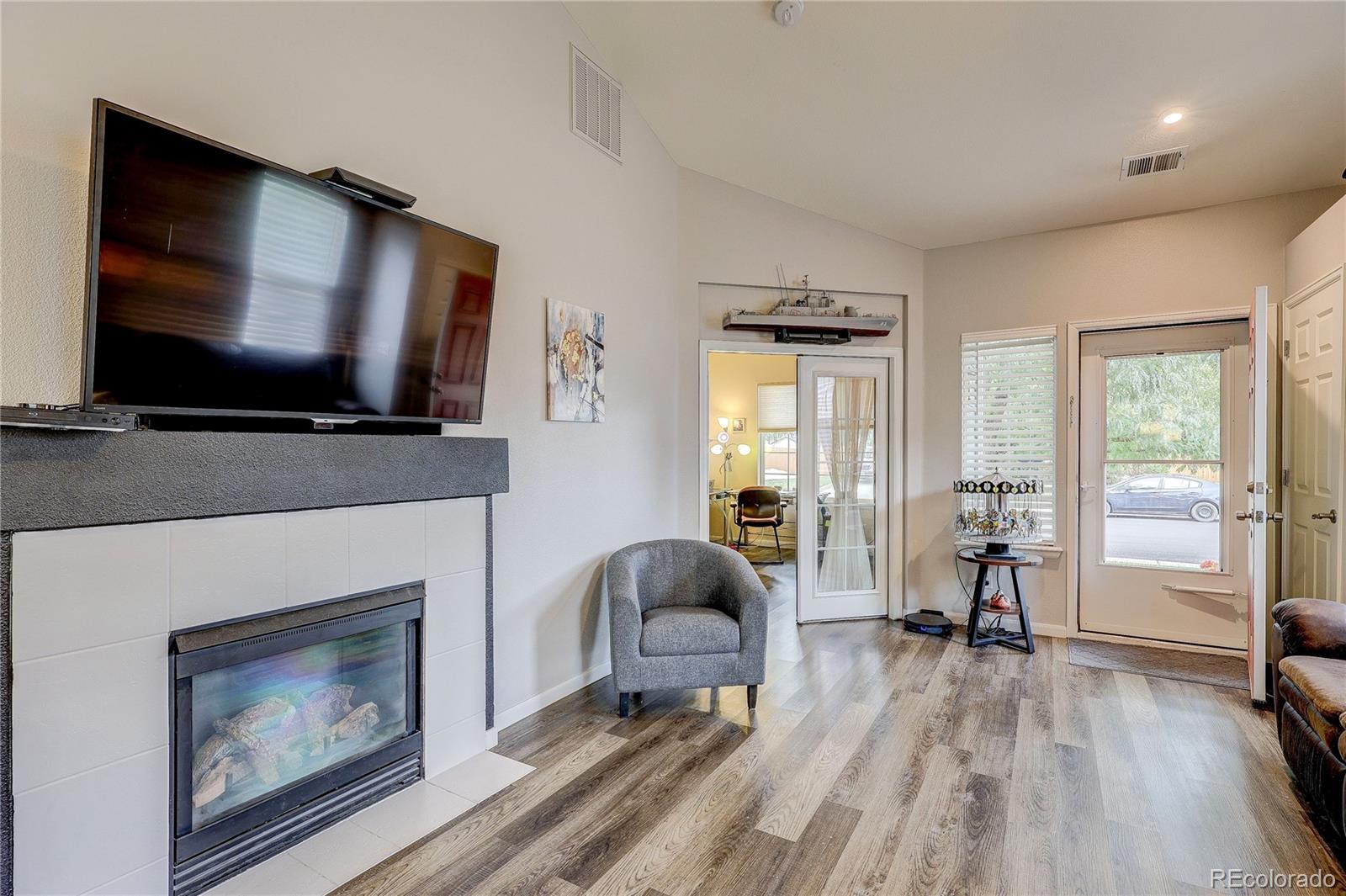 MLS Image #3 for 650  elizabeth street circle,dacono, Colorado
