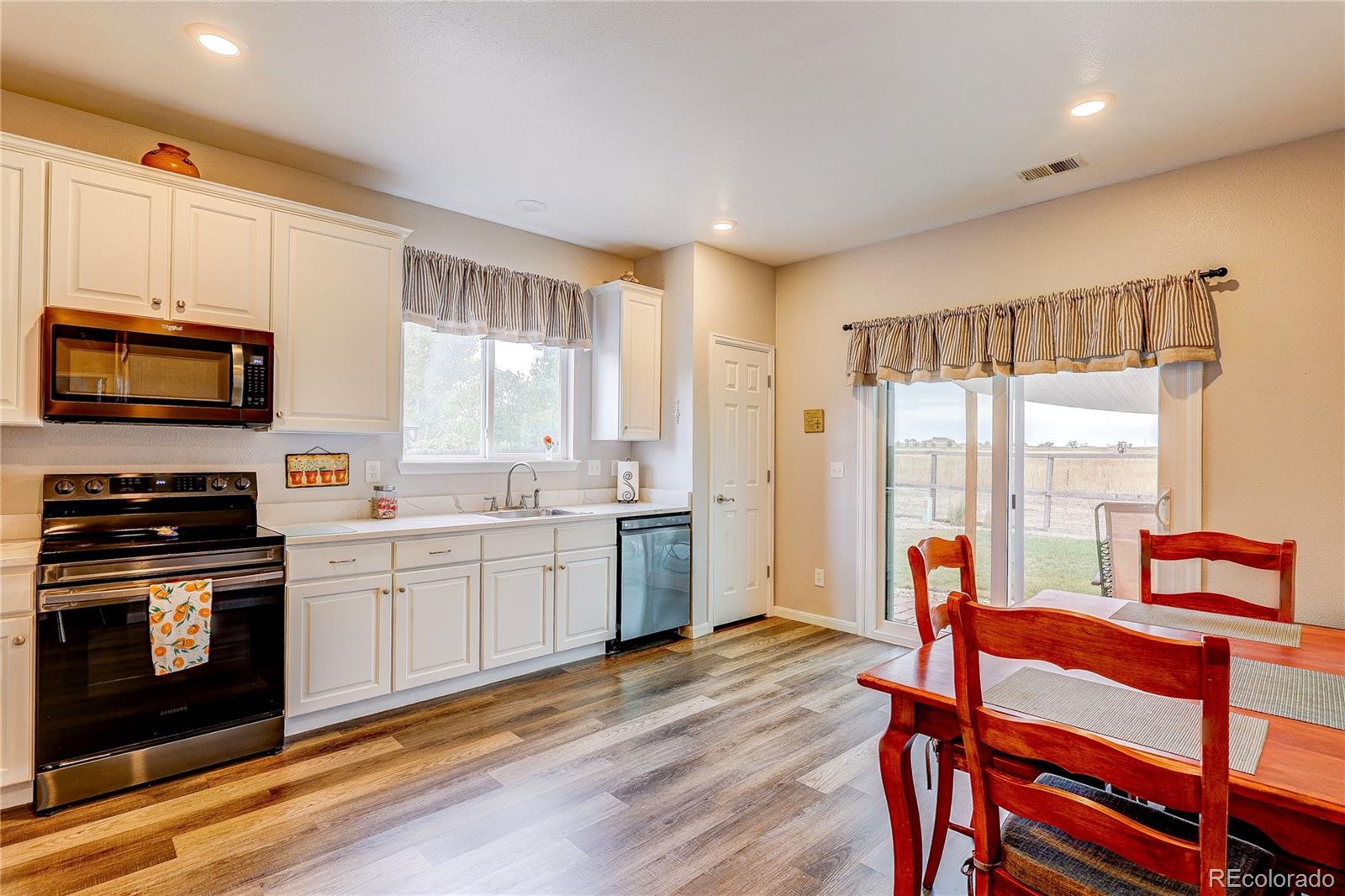 MLS Image #9 for 650  elizabeth street circle,dacono, Colorado