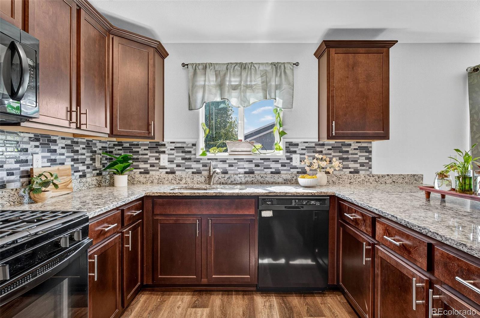 MLS Image #8 for 47322  iris avenue,bennett, Colorado
