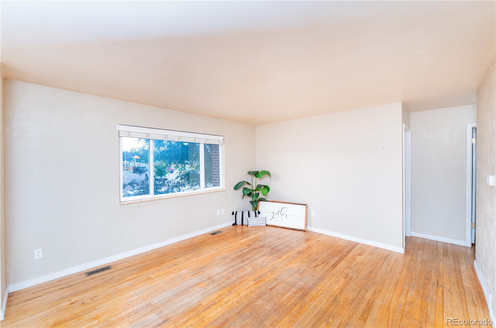MLS Image #5 for 648  syracuse street,colorado springs, Colorado