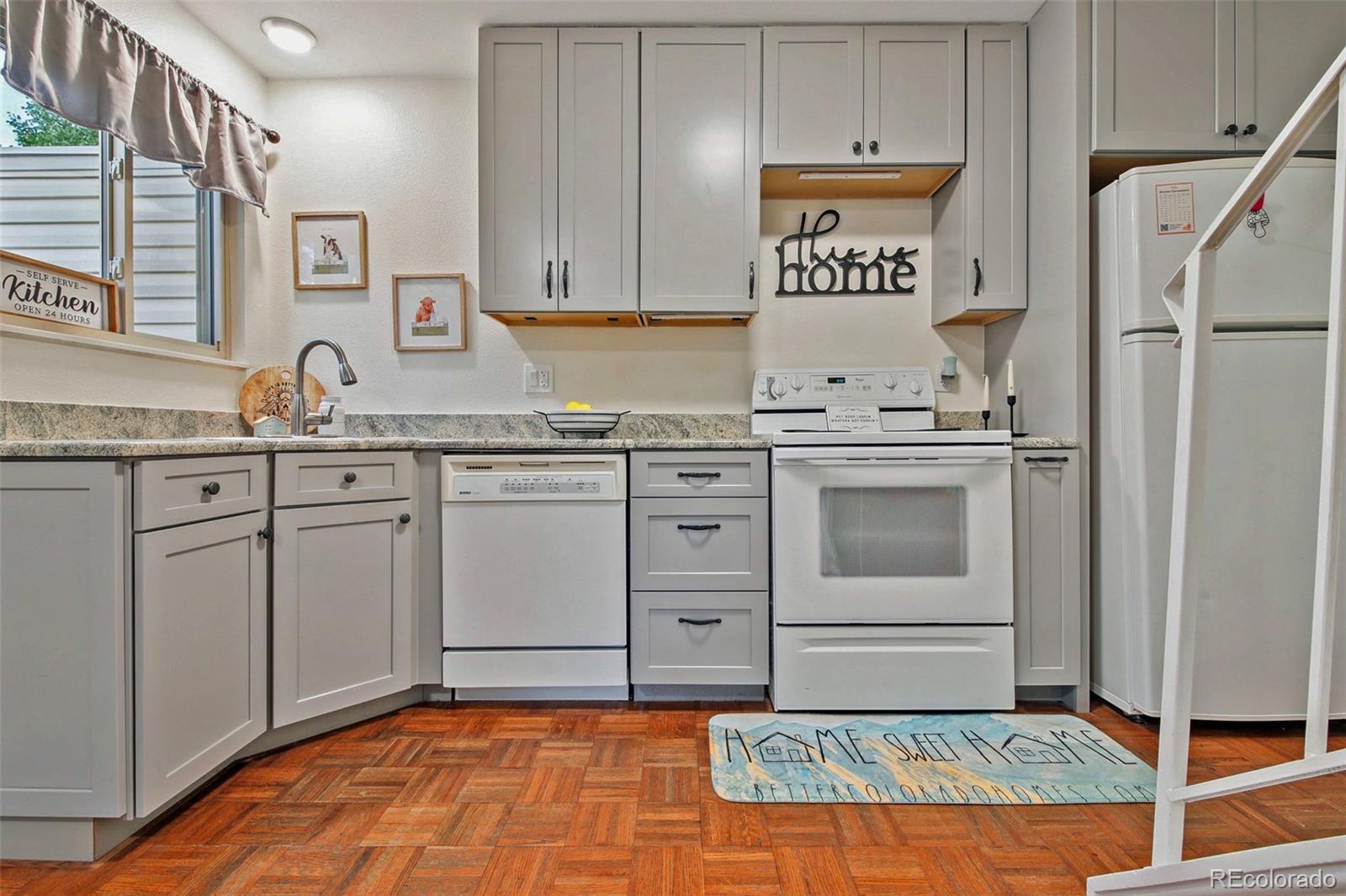MLS Image #8 for 1679 s lee street c,lakewood, Colorado