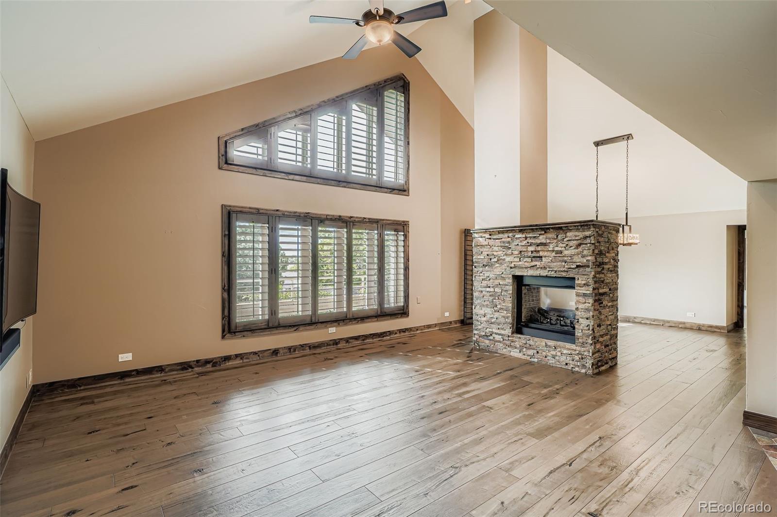 MLS Image #3 for 4605 s yosemite street 304,denver, Colorado