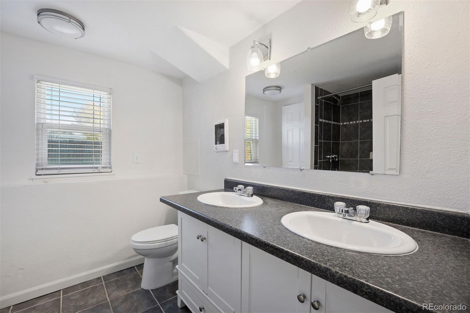 MLS Image #15 for 1006 s waco way,aurora, Colorado
