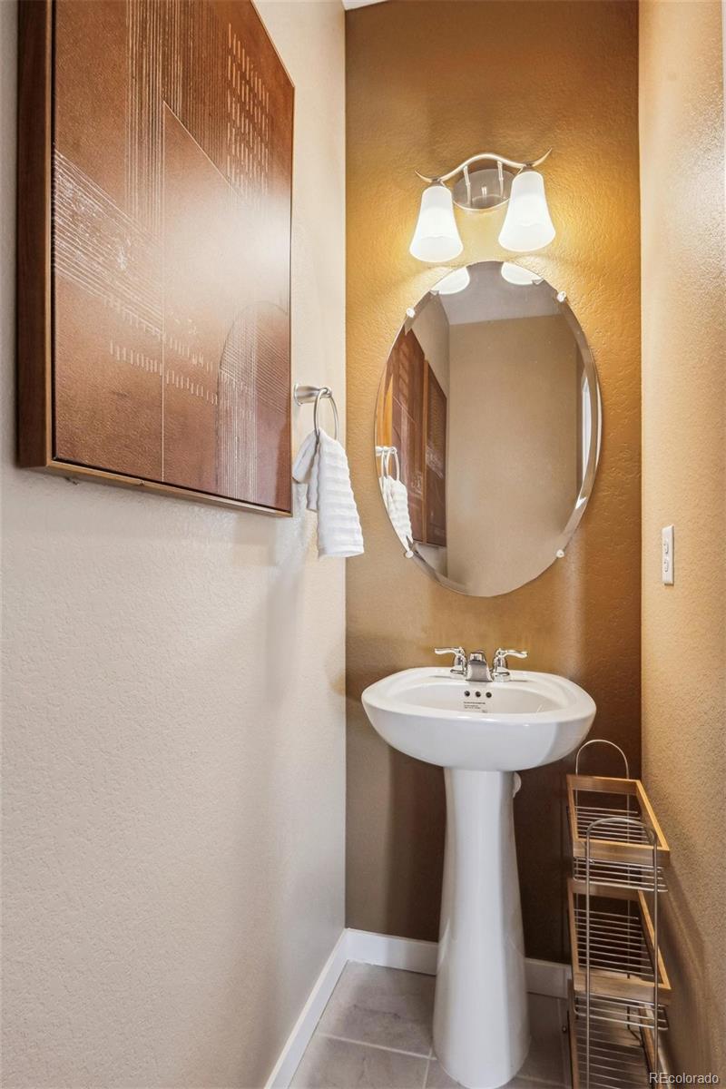 MLS Image #16 for 917  logan peak way,berthoud, Colorado