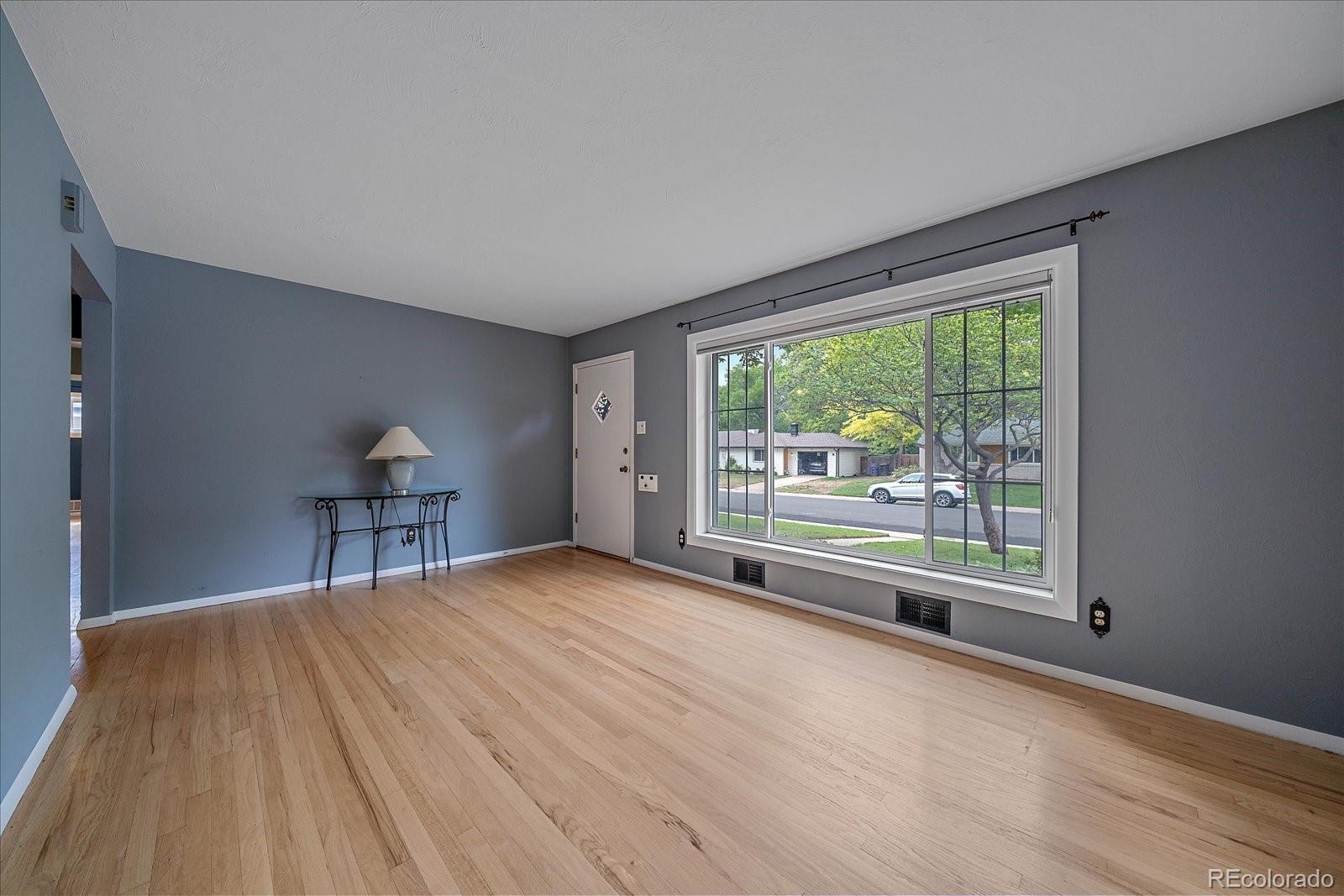 MLS Image #10 for 2540 s cherry street,denver, Colorado