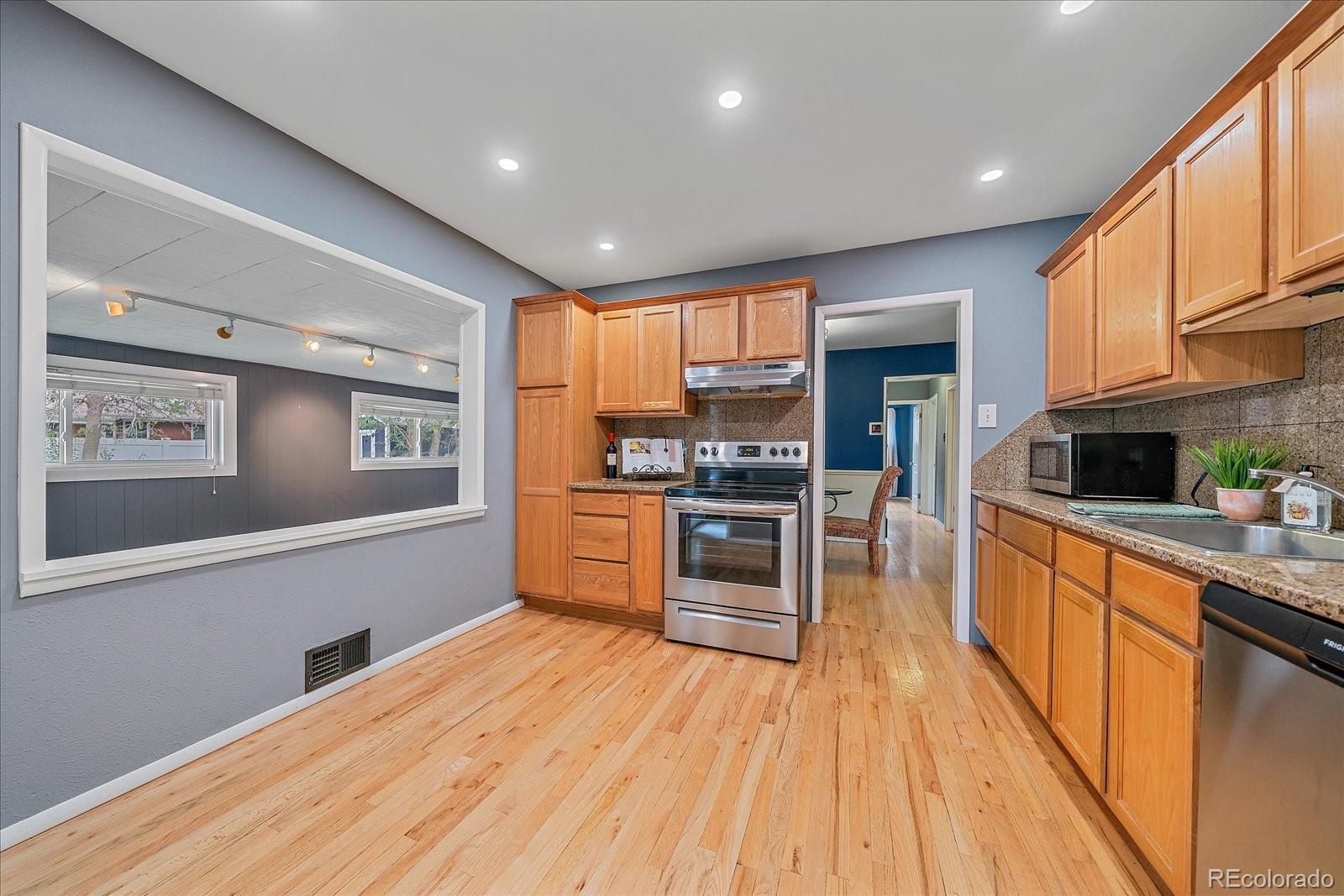 MLS Image #15 for 2540 s cherry street,denver, Colorado