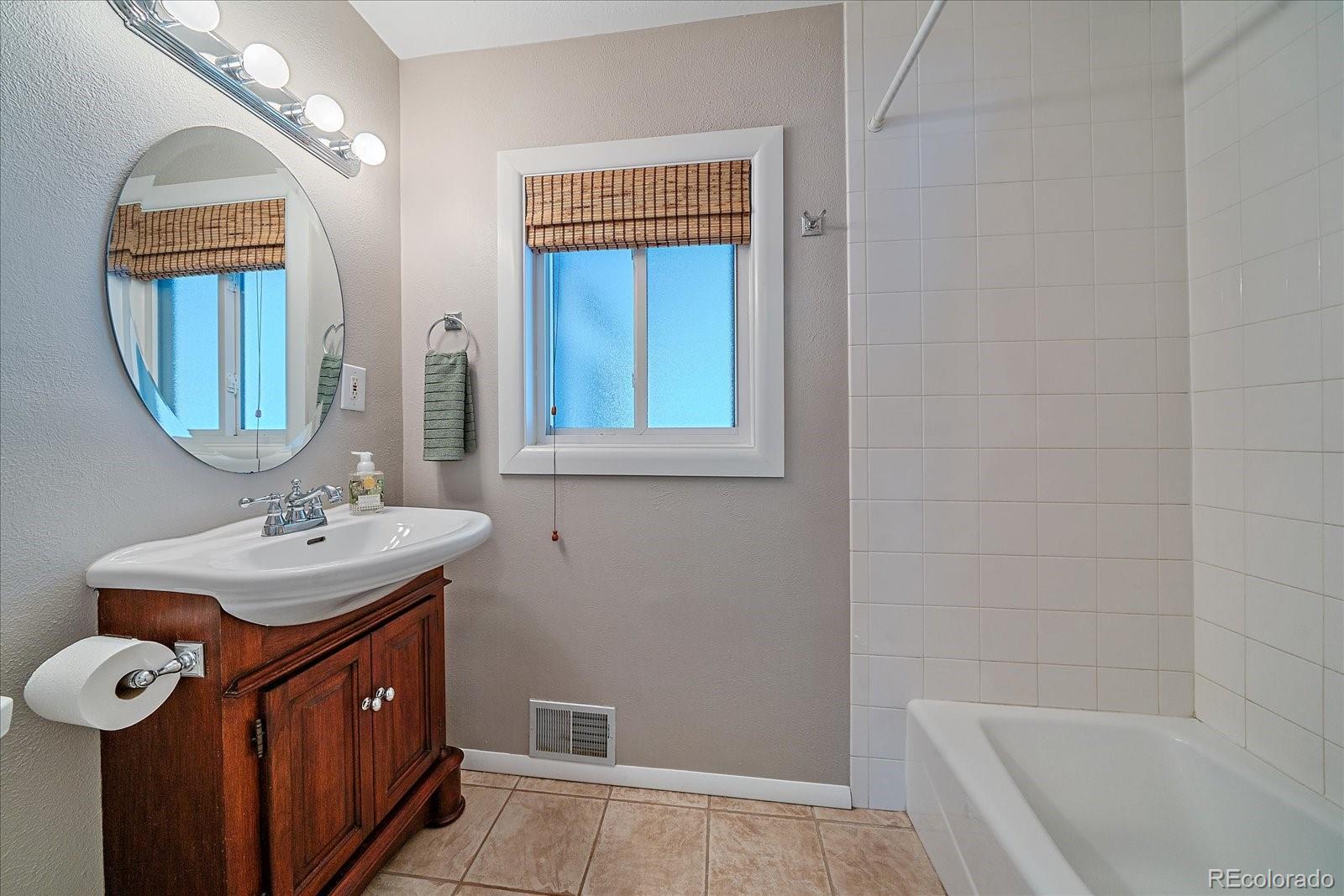 MLS Image #27 for 2540 s cherry street,denver, Colorado