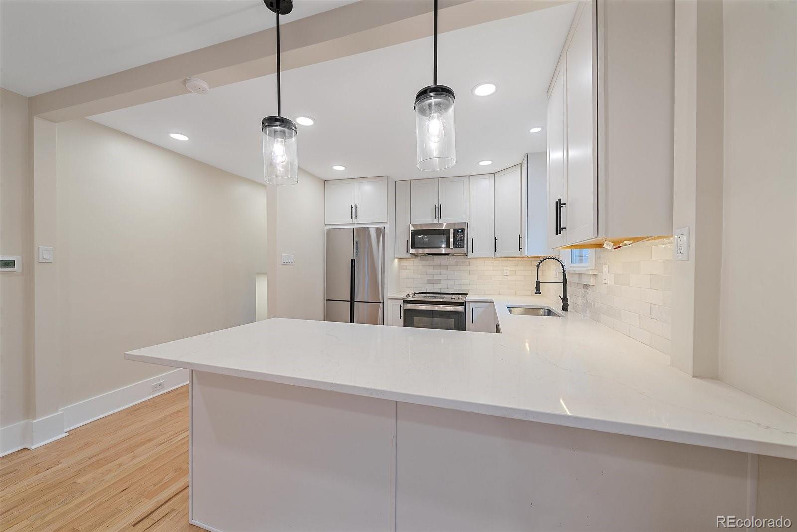 MLS Image #3 for 2082 s lincoln street,denver, Colorado