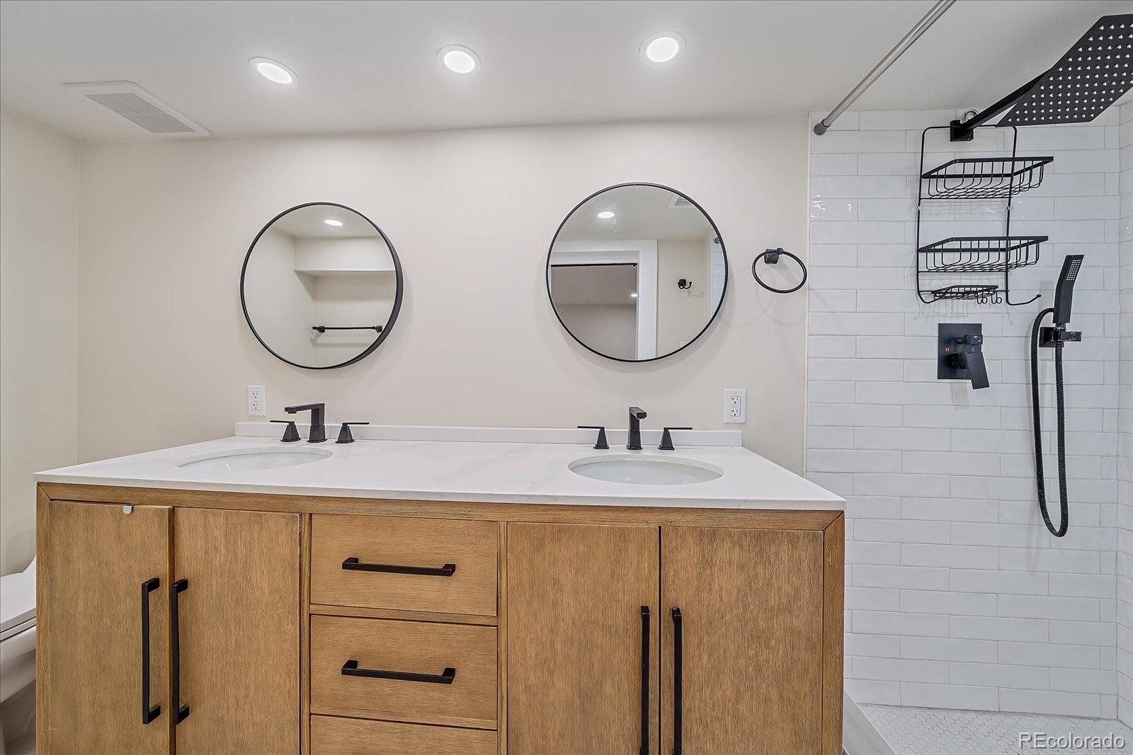 MLS Image #6 for 2082 s lincoln street,denver, Colorado