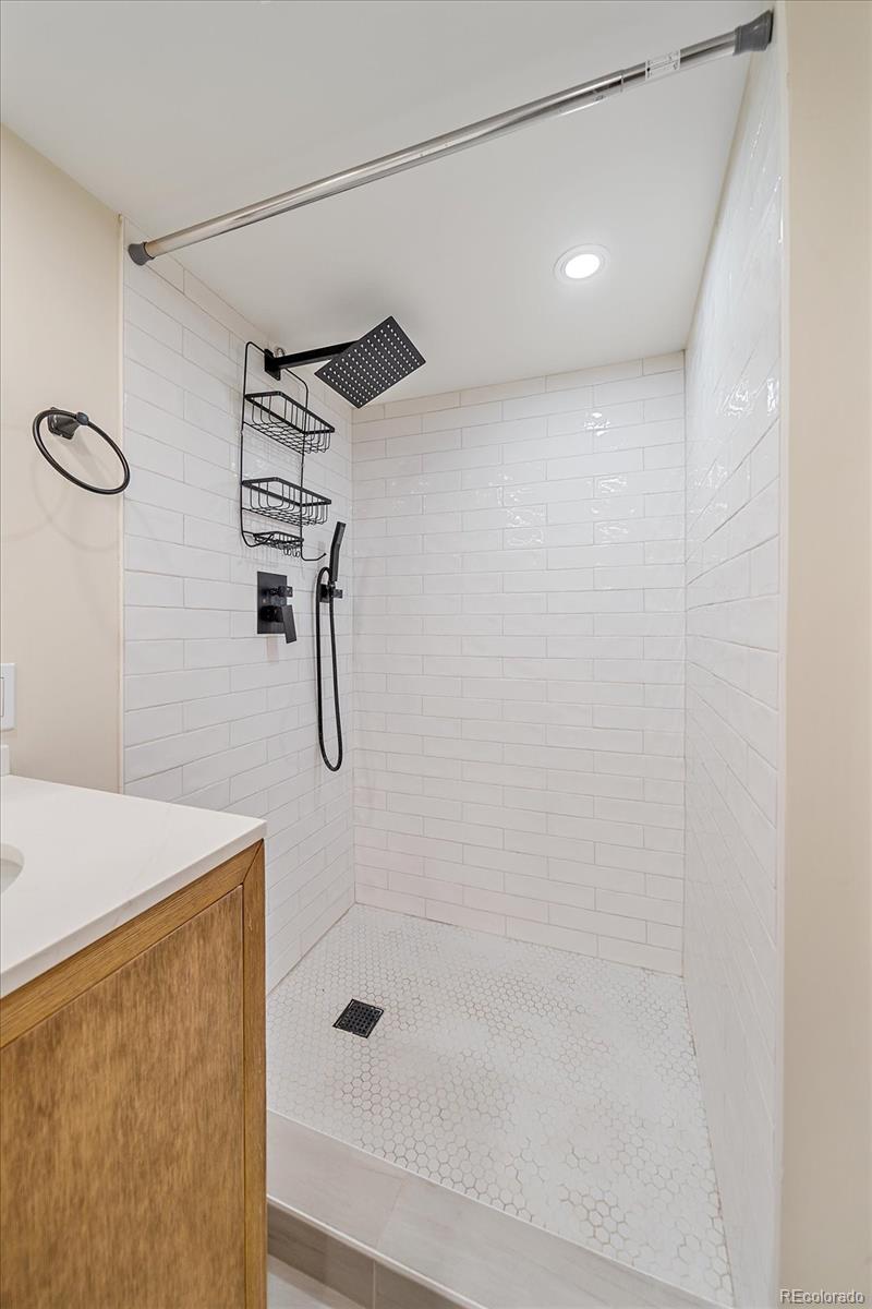 MLS Image #7 for 2082 s lincoln street,denver, Colorado