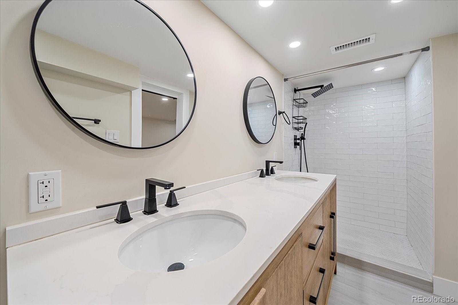 MLS Image #8 for 2082 s lincoln street,denver, Colorado