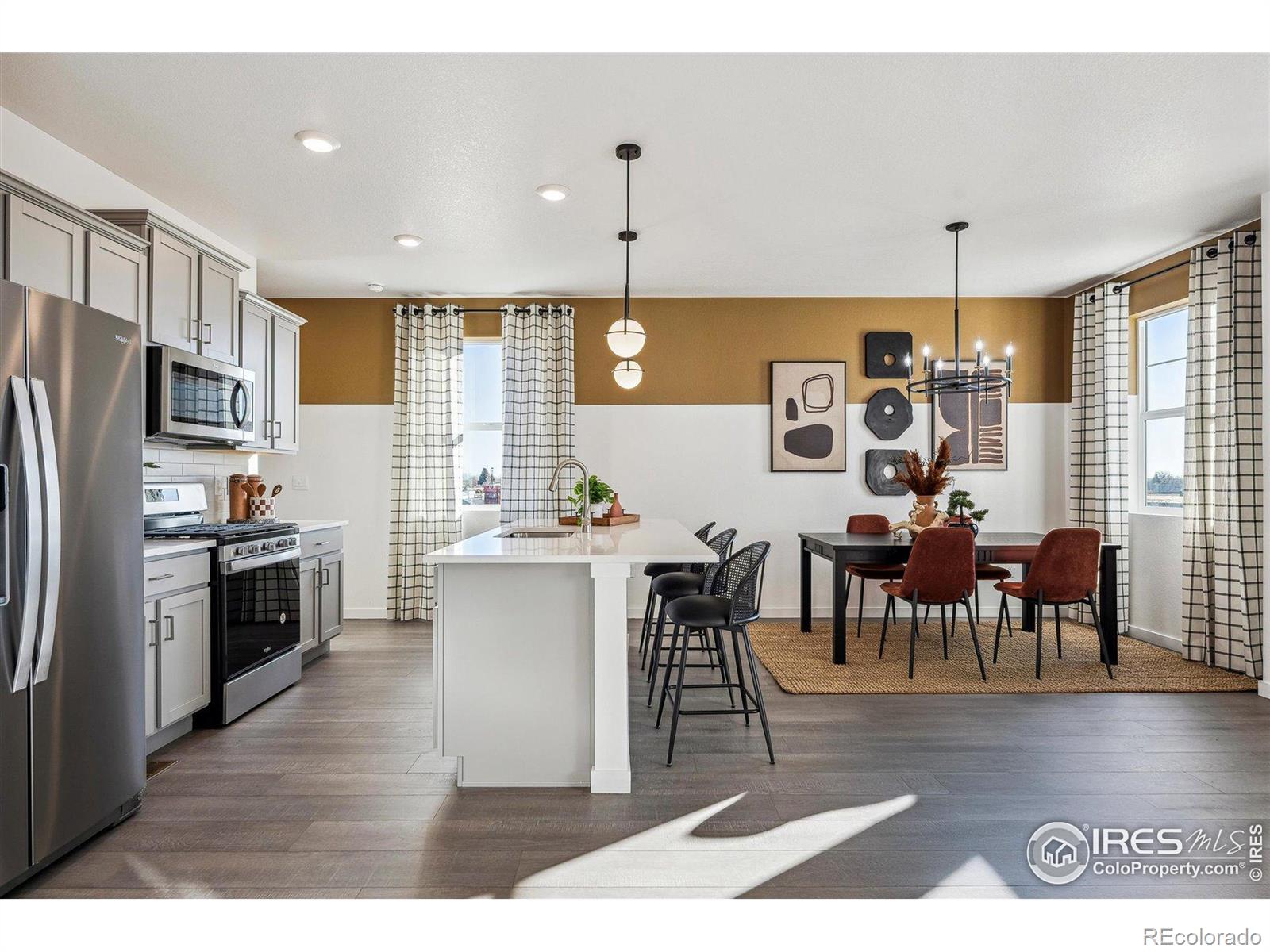 MLS Image #11 for 917  logan peak way,berthoud, Colorado