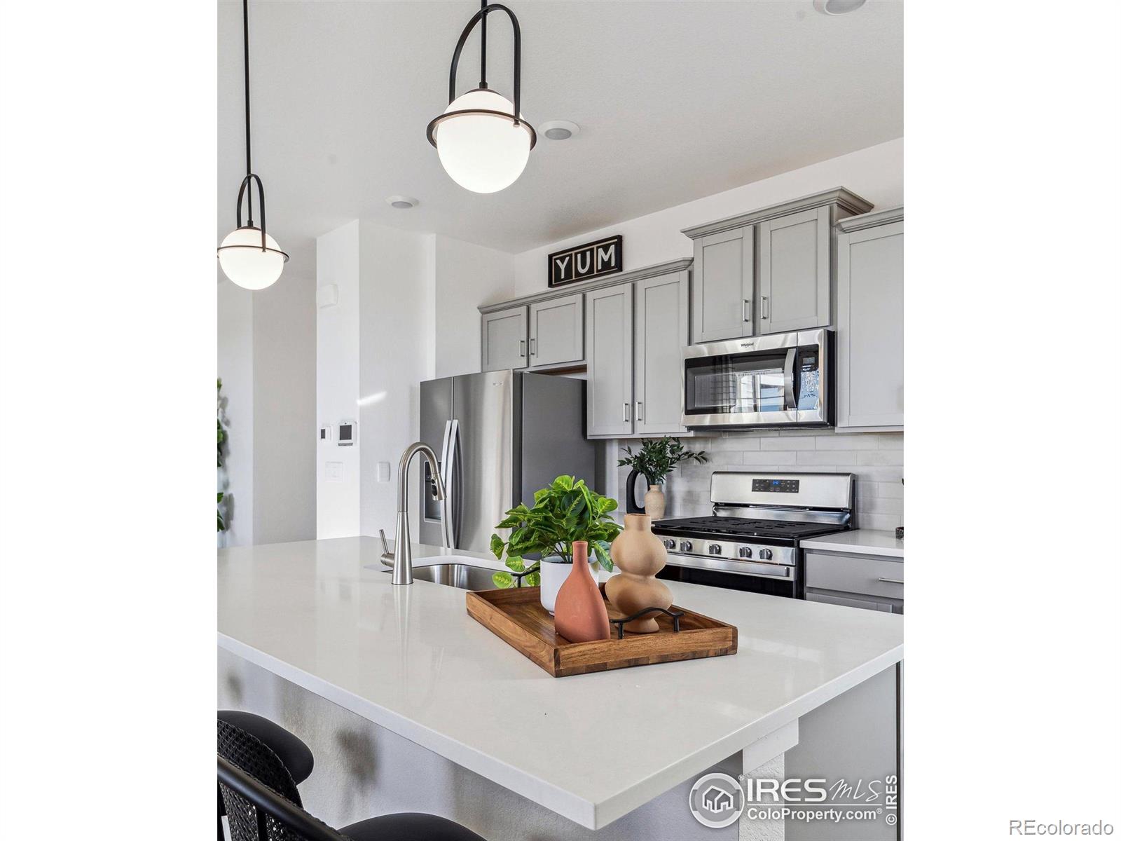 MLS Image #14 for 917  logan peak way,berthoud, Colorado