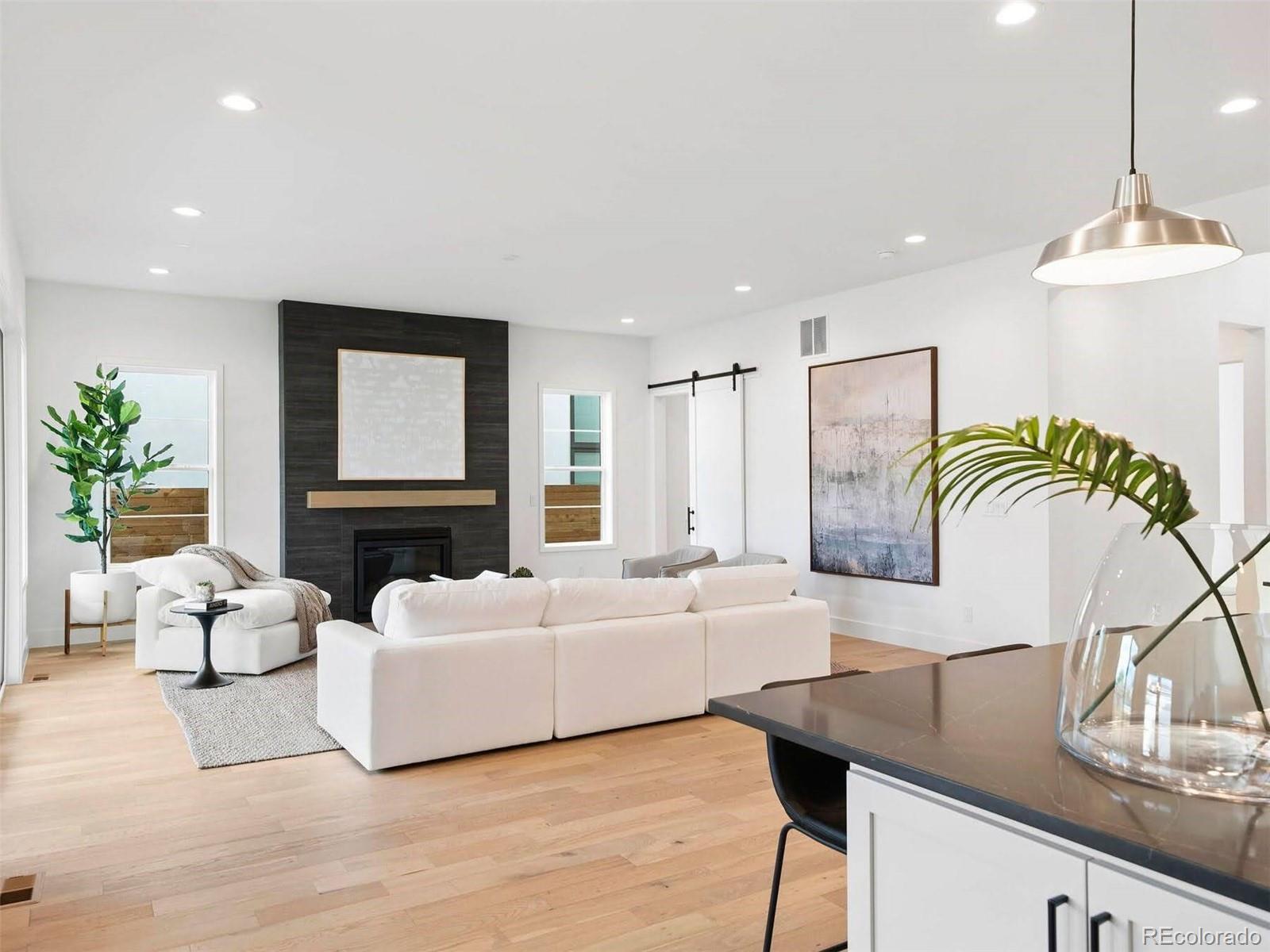 MLS Image #10 for 2255 s monroe street,denver, Colorado