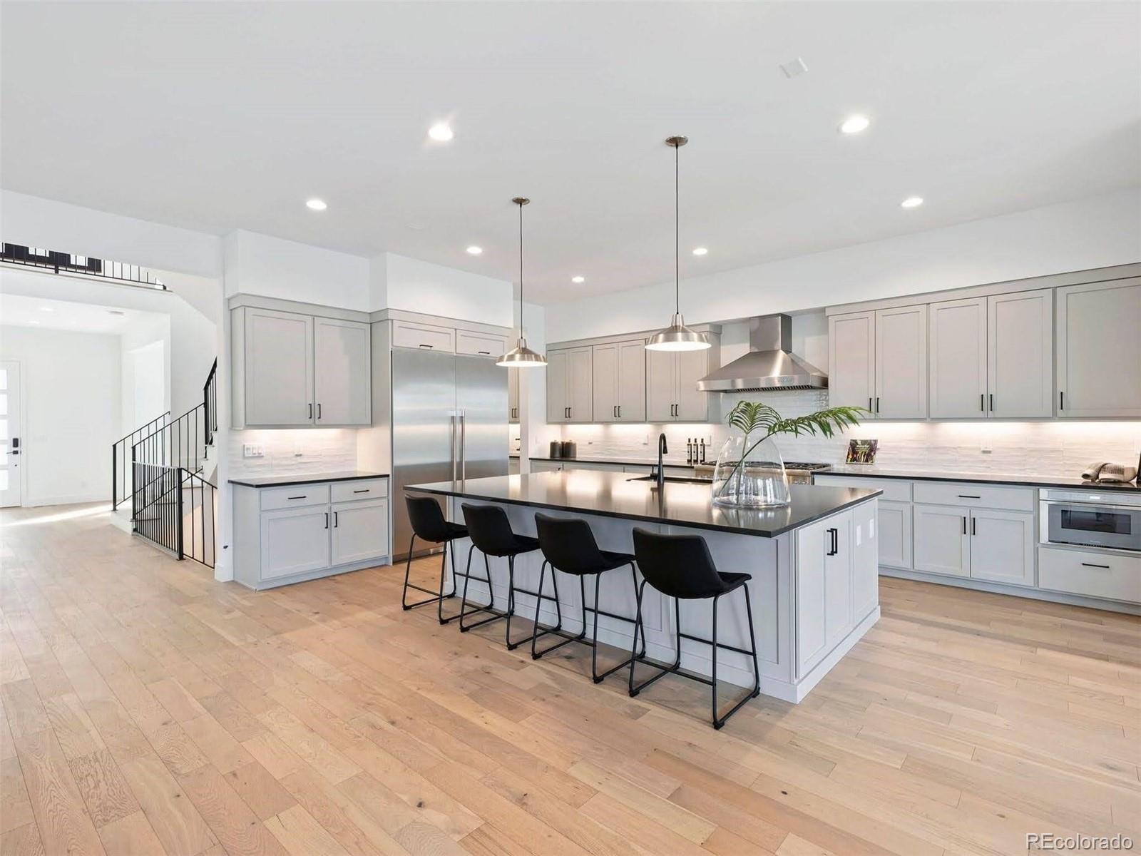 MLS Image #5 for 2255 s monroe street,denver, Colorado