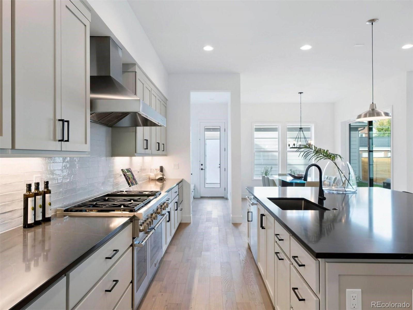 MLS Image #6 for 2255 s monroe street,denver, Colorado