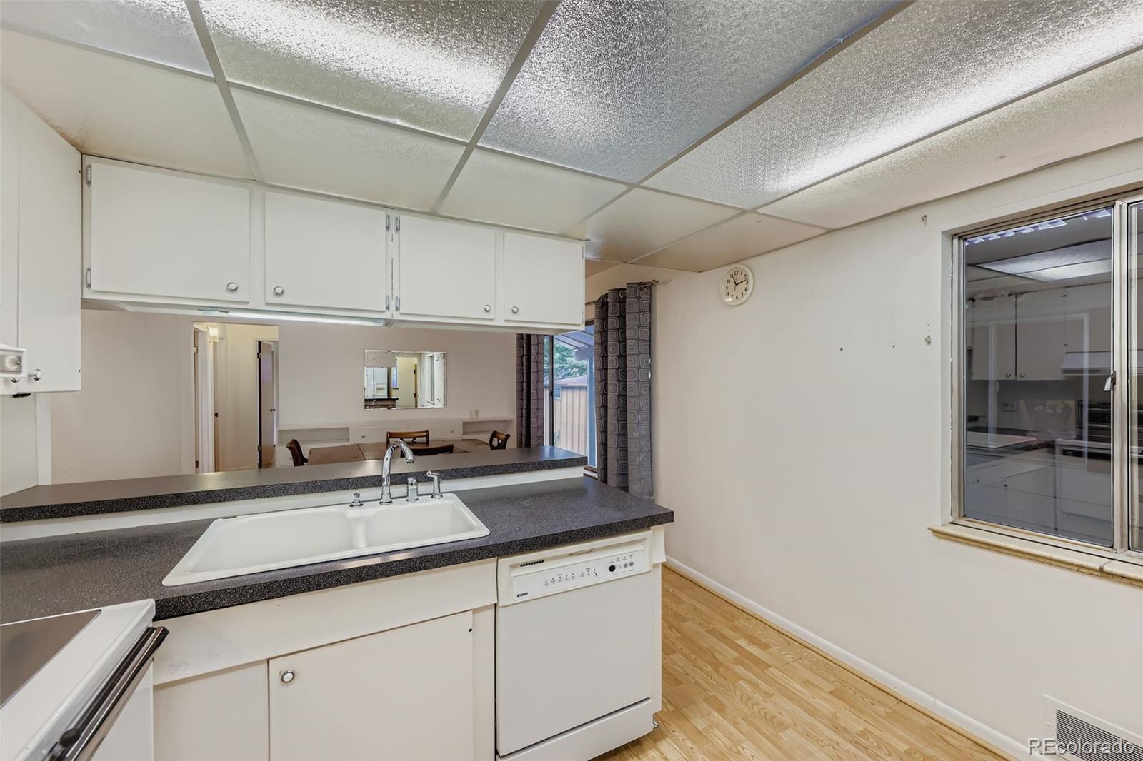 MLS Image #10 for 1693 s elm street,denver, Colorado