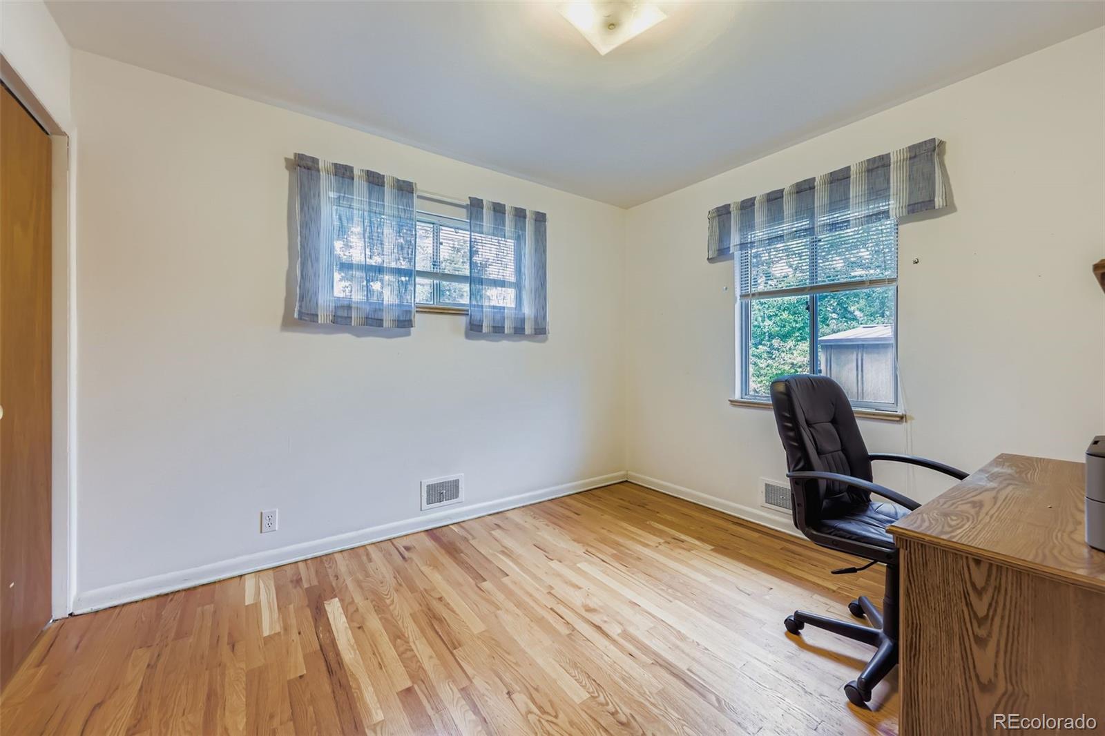 MLS Image #14 for 1693 s elm street,denver, Colorado