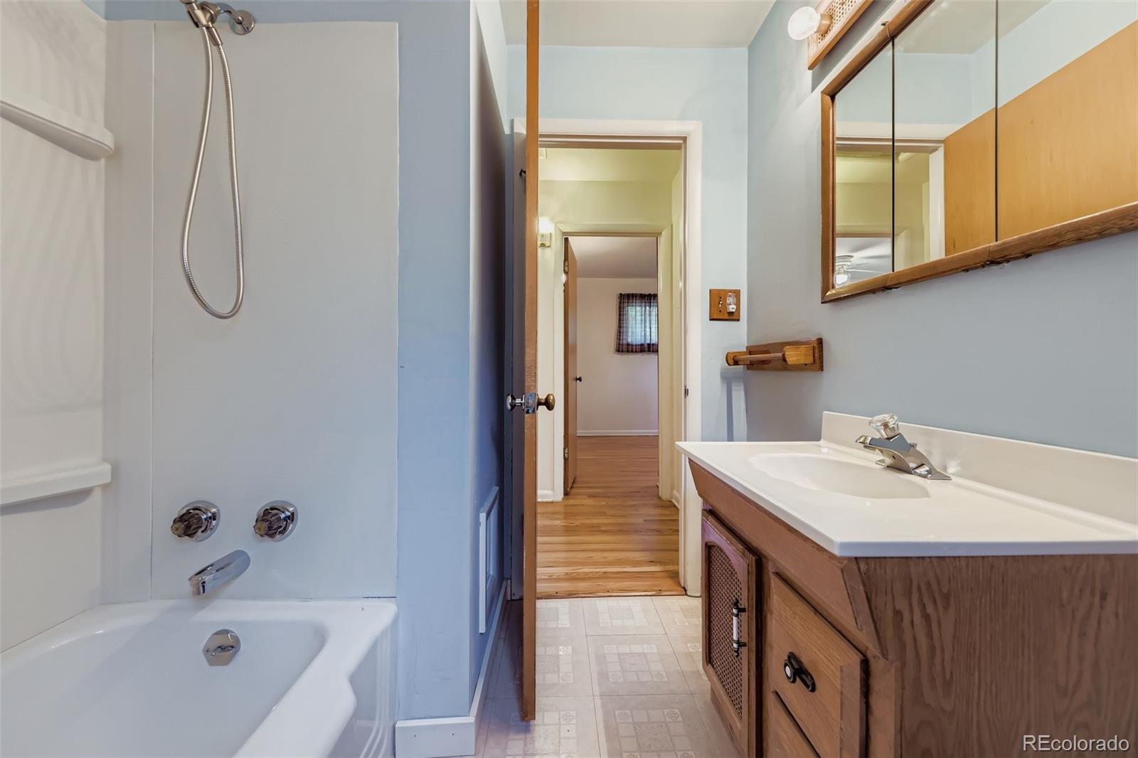 MLS Image #16 for 1693 s elm street,denver, Colorado