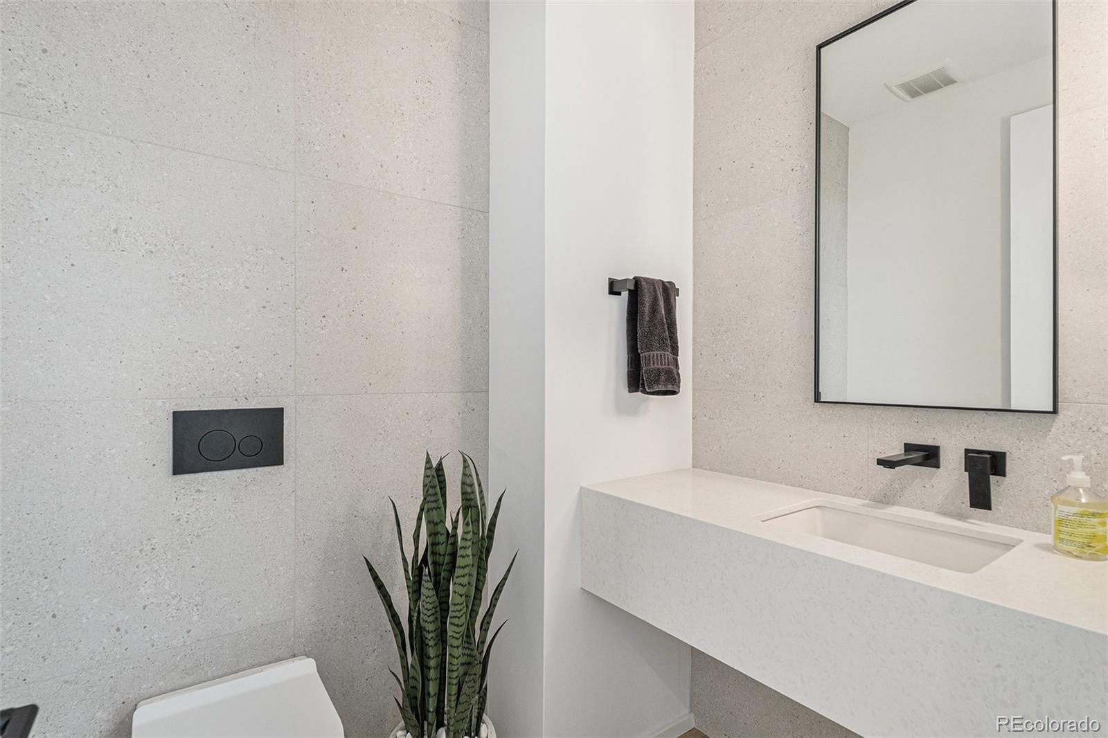 MLS Image #23 for 1626 s sherman street,denver, Colorado