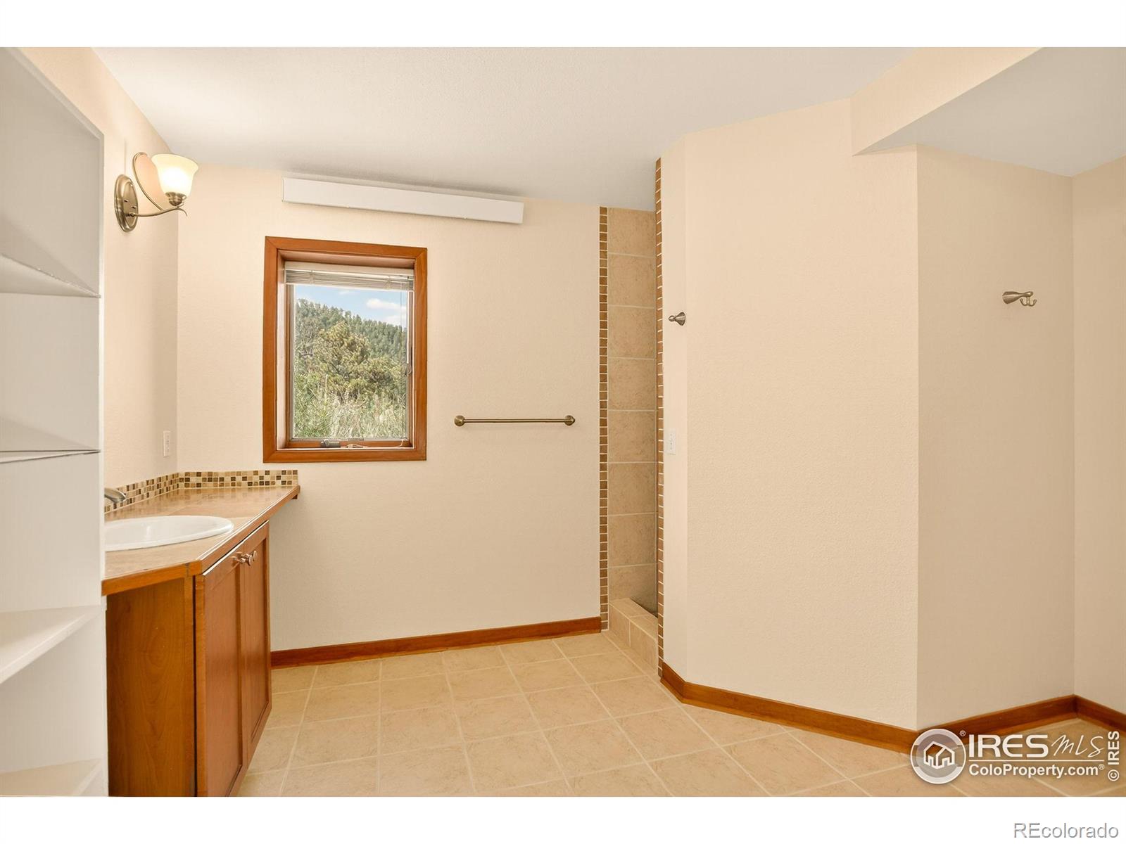 MLS Image #32 for 575  bulwark ridge drive,glen haven, Colorado