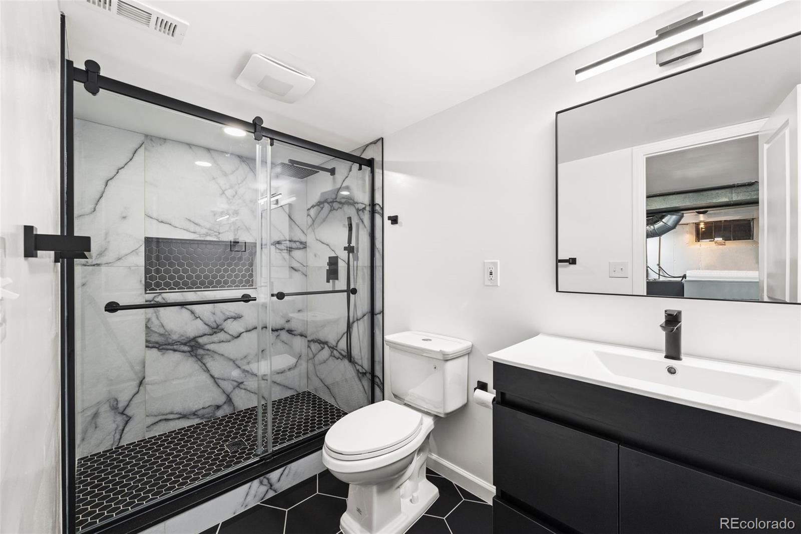MLS Image #23 for 903  poplar street,denver, Colorado