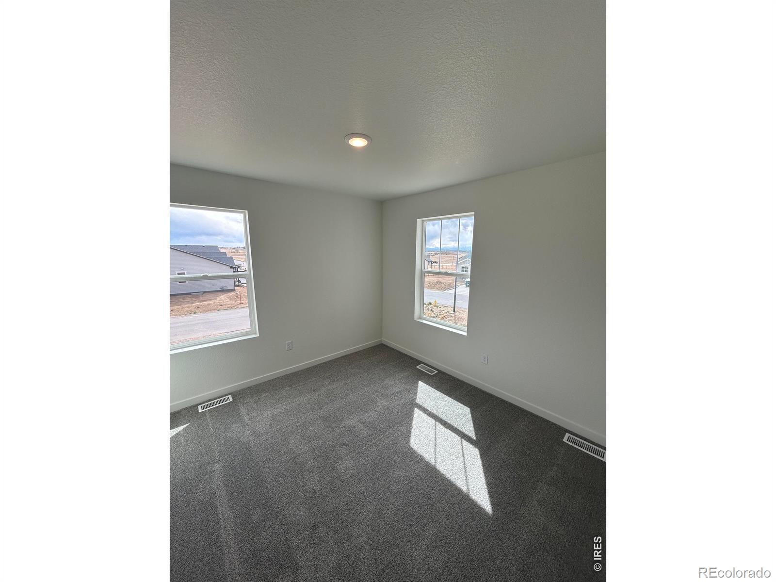 MLS Image #14 for 220  dawn drive,hudson, Colorado