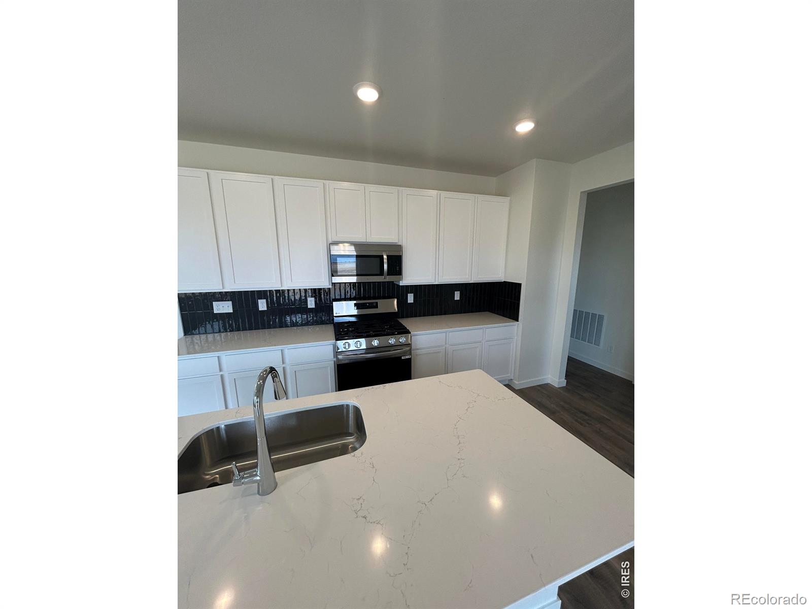 MLS Image #4 for 220  dawn drive,hudson, Colorado