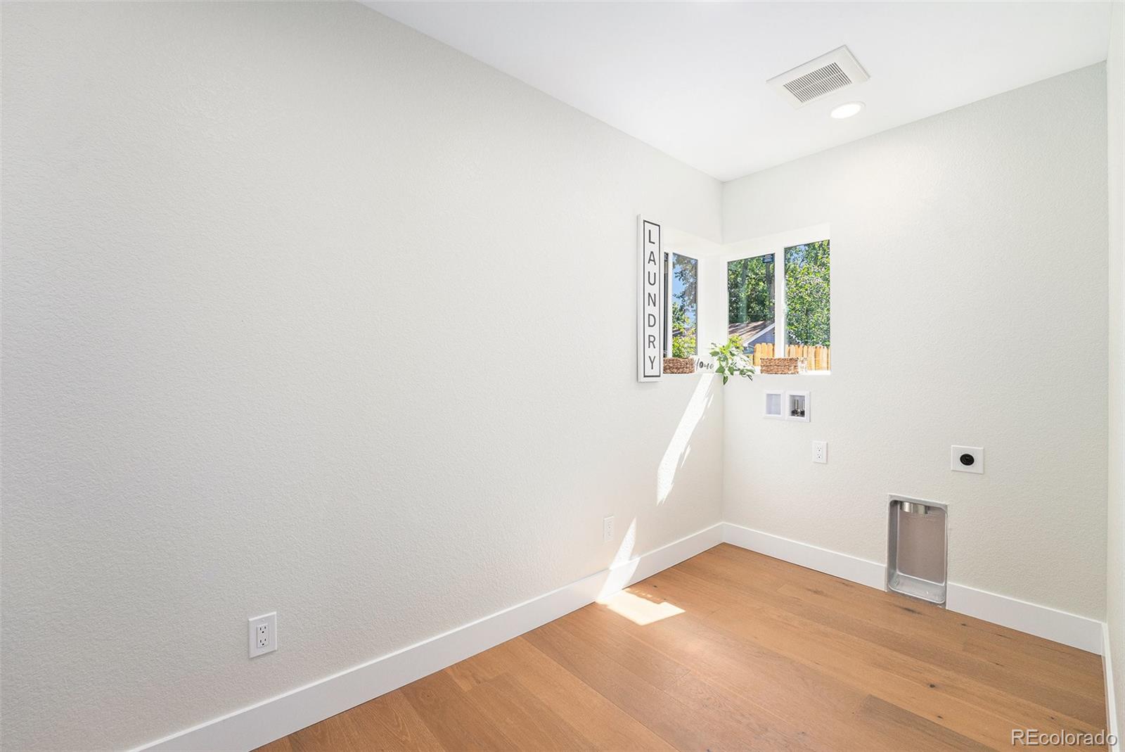 MLS Image #13 for 2850  leyden street,denver, Colorado