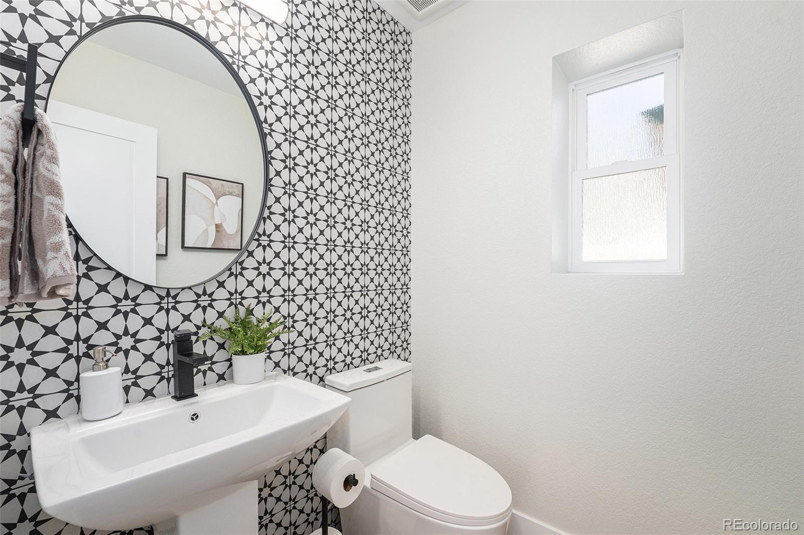 MLS Image #14 for 2850  leyden street,denver, Colorado