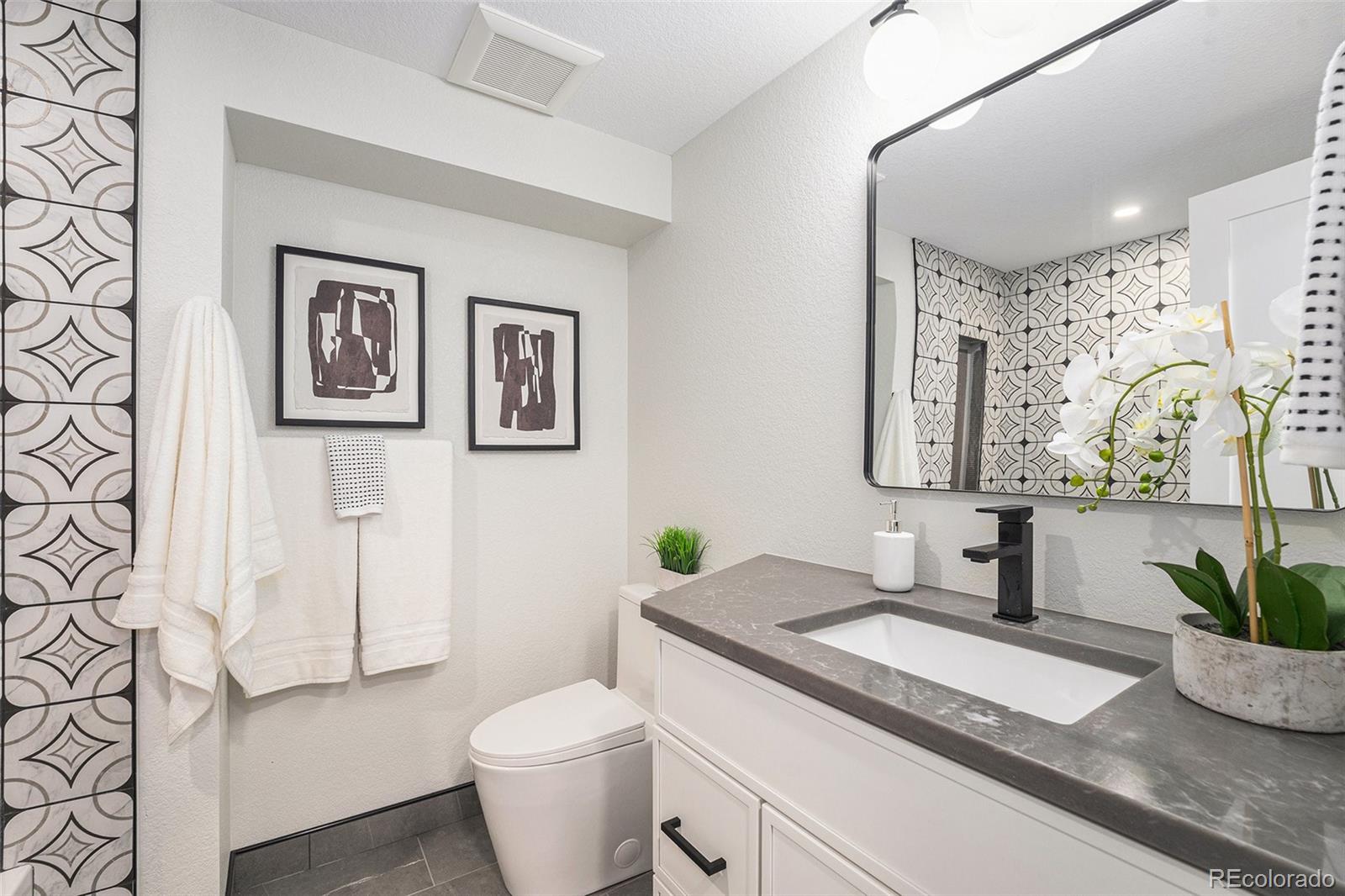MLS Image #21 for 2850  leyden street,denver, Colorado