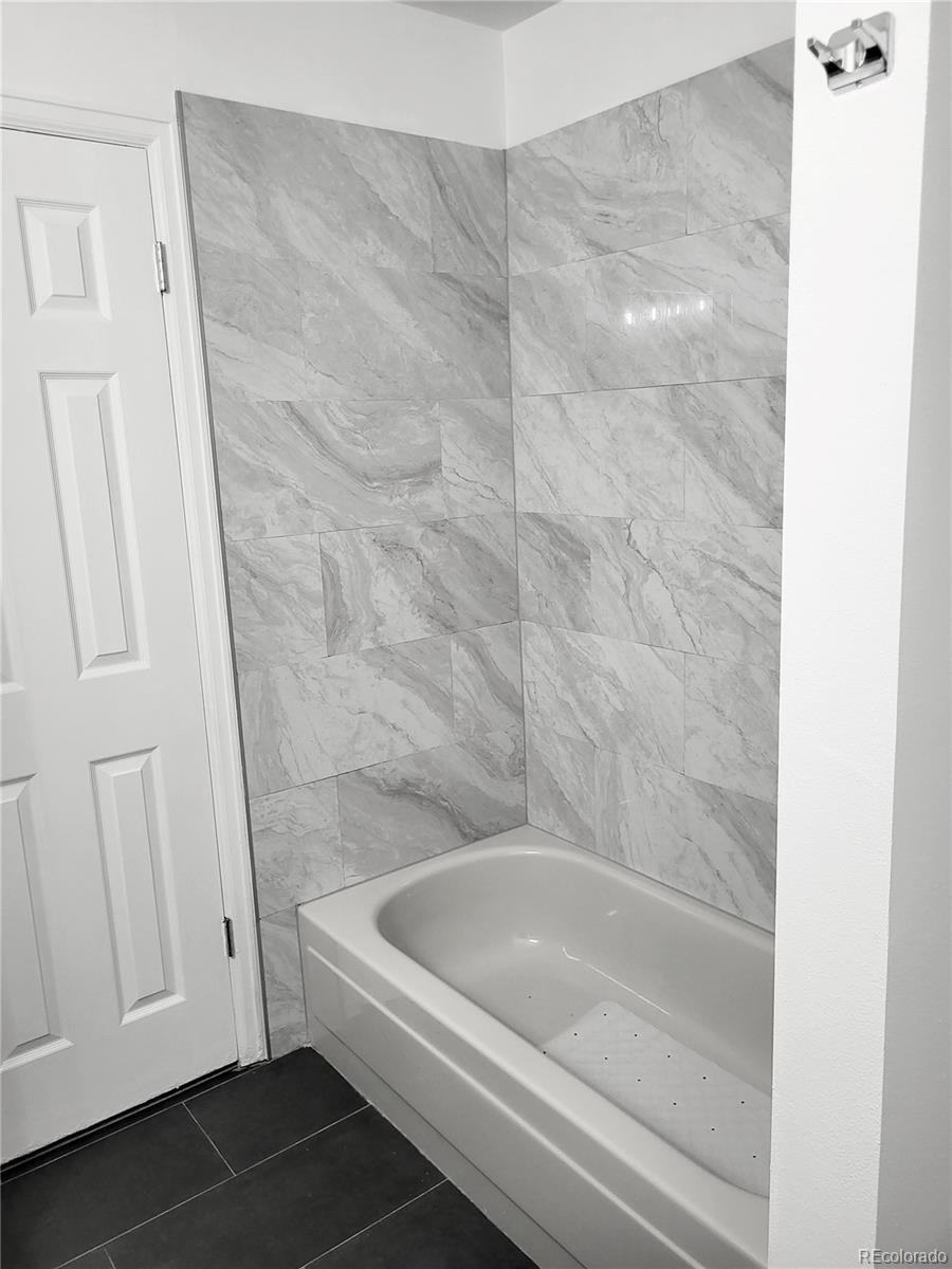 MLS Image #11 for 1475 s quebec way,denver, Colorado