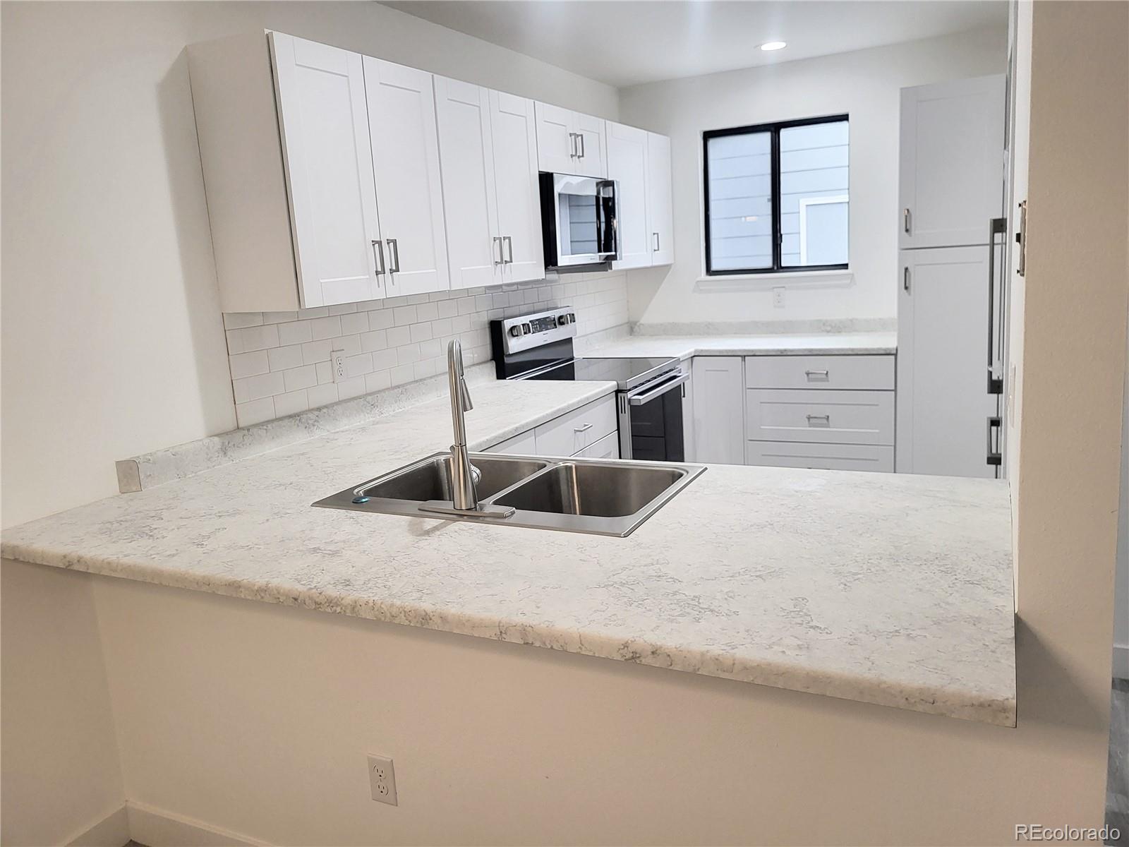 MLS Image #4 for 1475 s quebec way,denver, Colorado