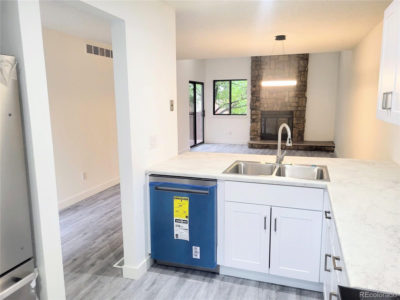 MLS Image #5 for 1475 s quebec way,denver, Colorado