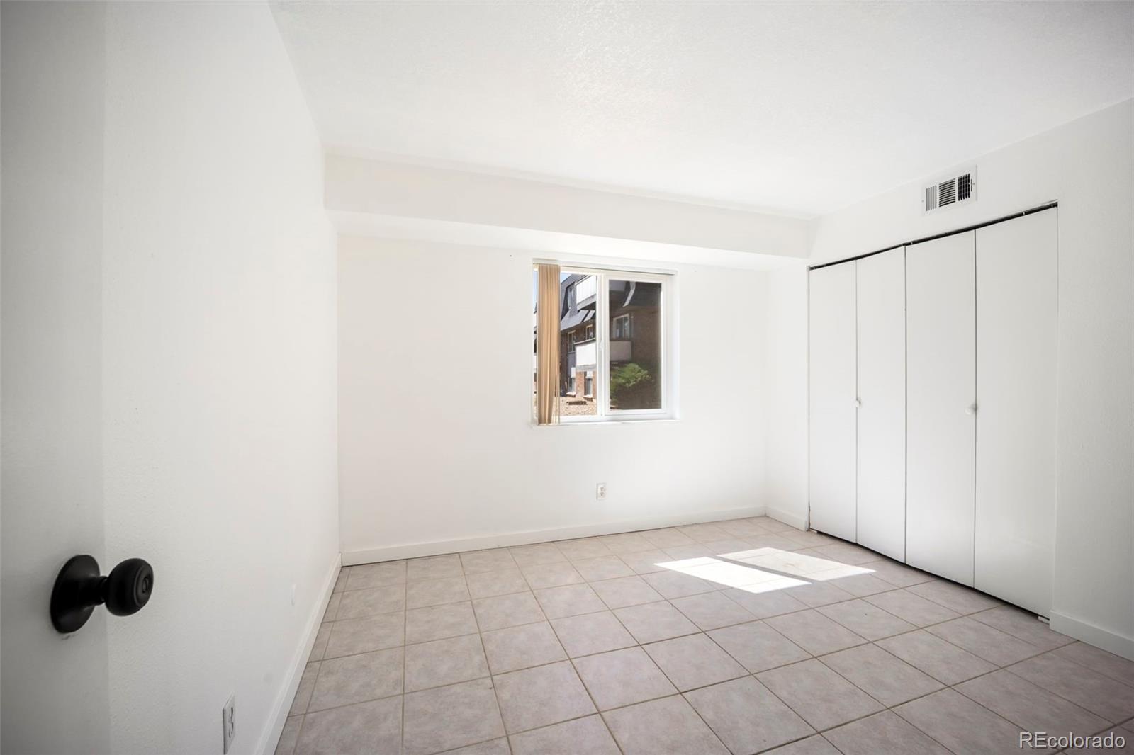 MLS Image #10 for 100 e highline circle 105,centennial, Colorado