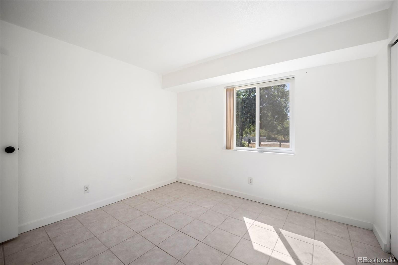 MLS Image #11 for 100 e highline circle 105,centennial, Colorado