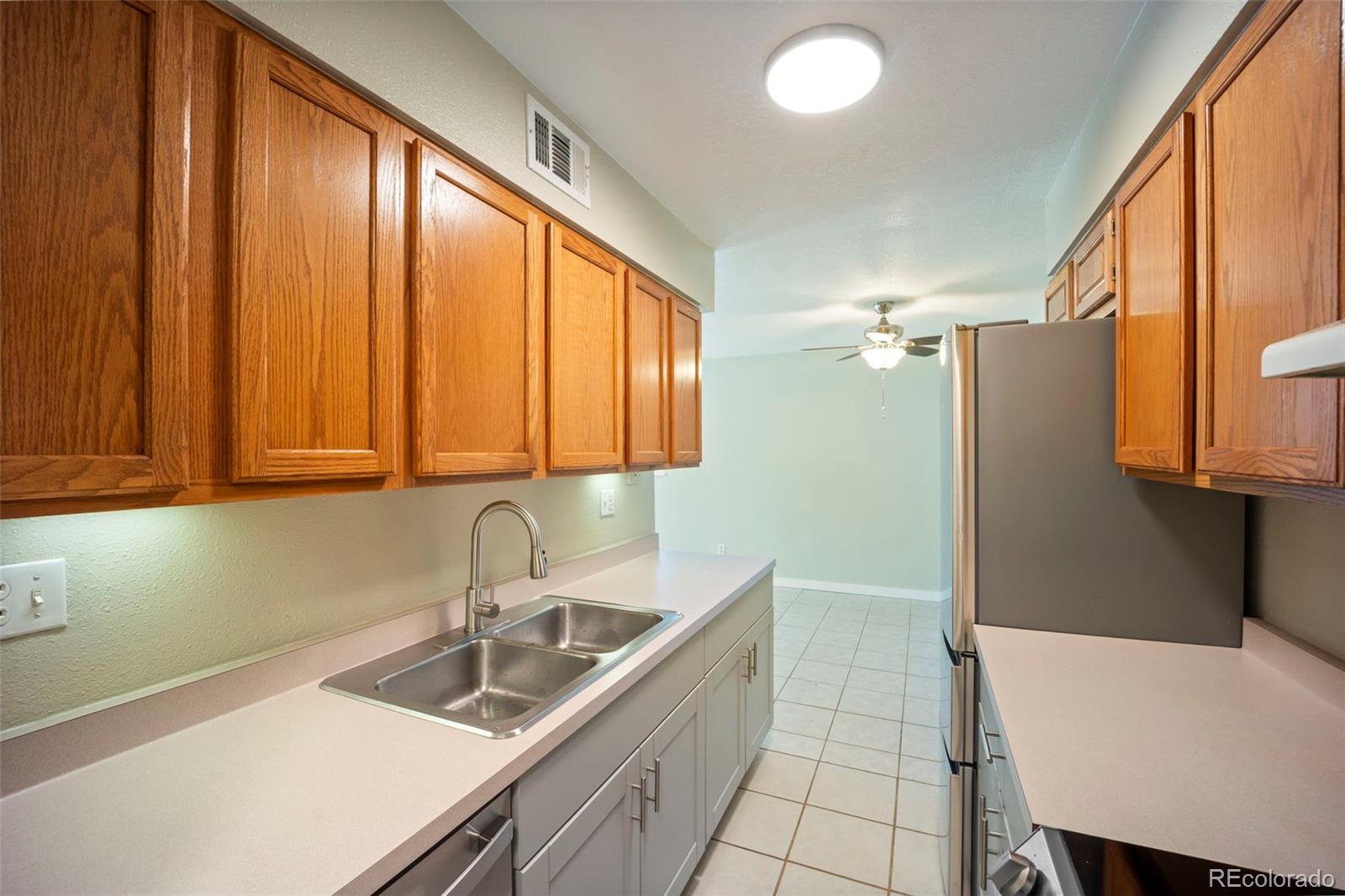 MLS Image #2 for 100 e highline circle 105,centennial, Colorado