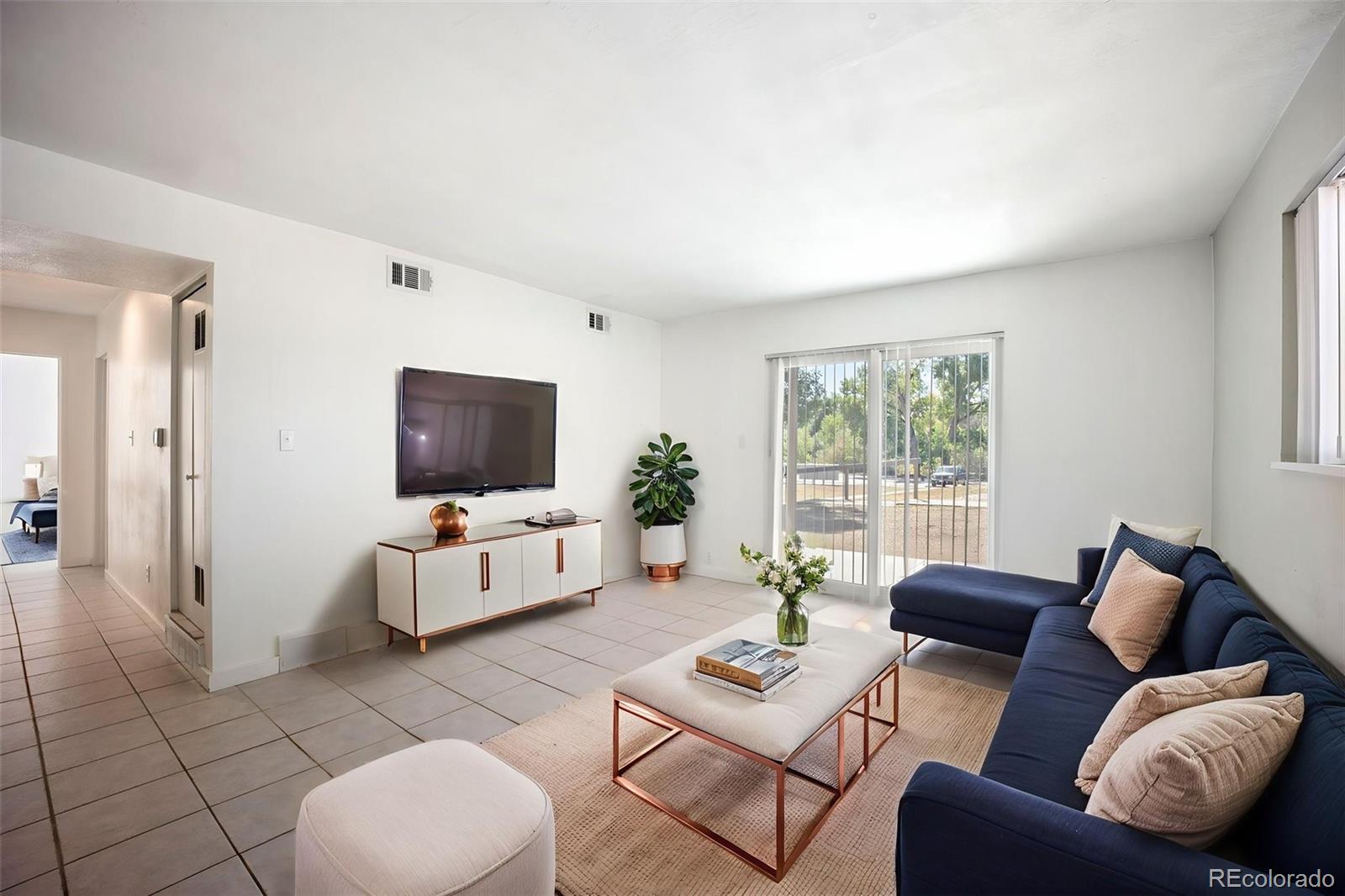 MLS Image #4 for 100 e highline circle 105,centennial, Colorado
