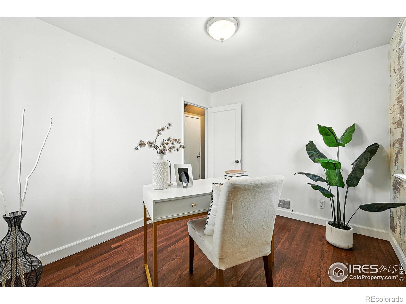 MLS Image #26 for 10595 e lowry place,aurora, Colorado