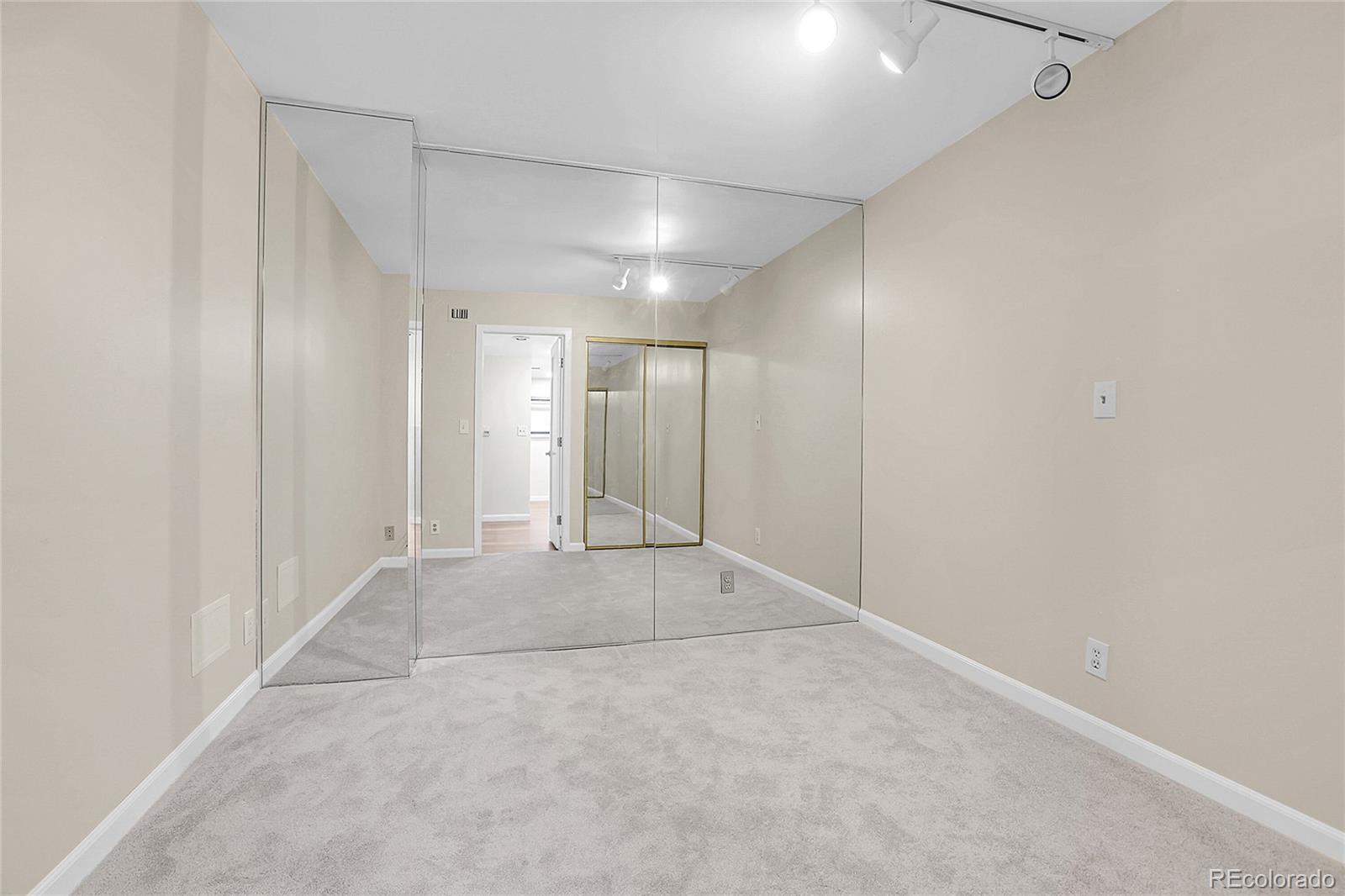 MLS Image #17 for 1777  larimer street 807,denver, Colorado