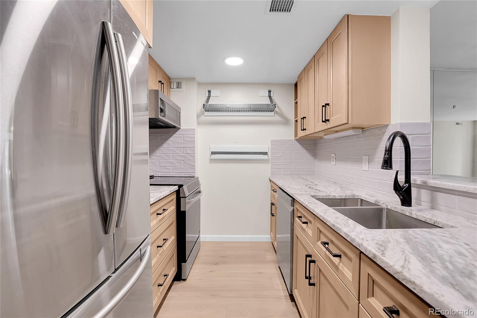 MLS Image #6 for 1777  larimer street 807,denver, Colorado