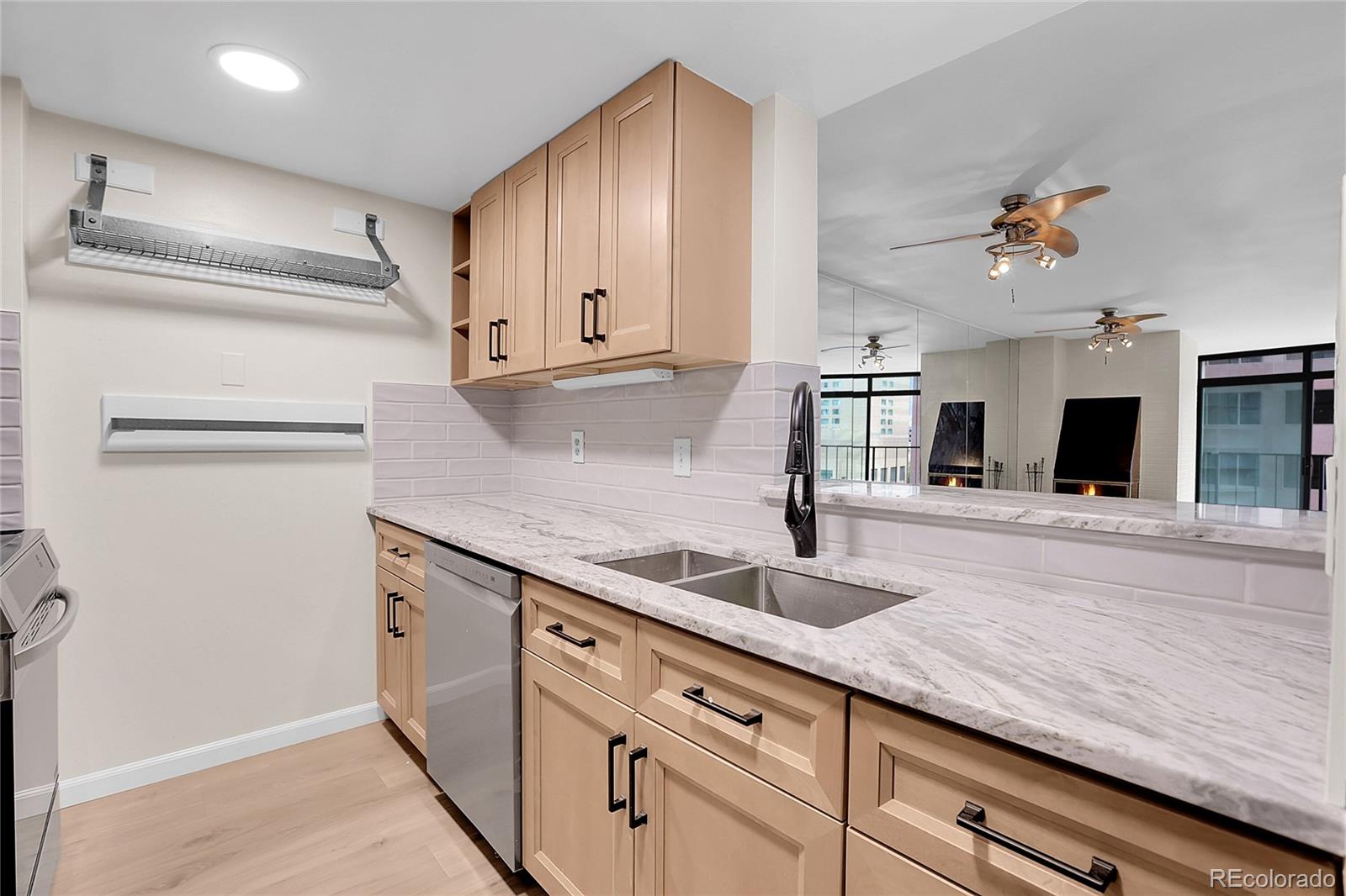 MLS Image #7 for 1777  larimer street 807,denver, Colorado