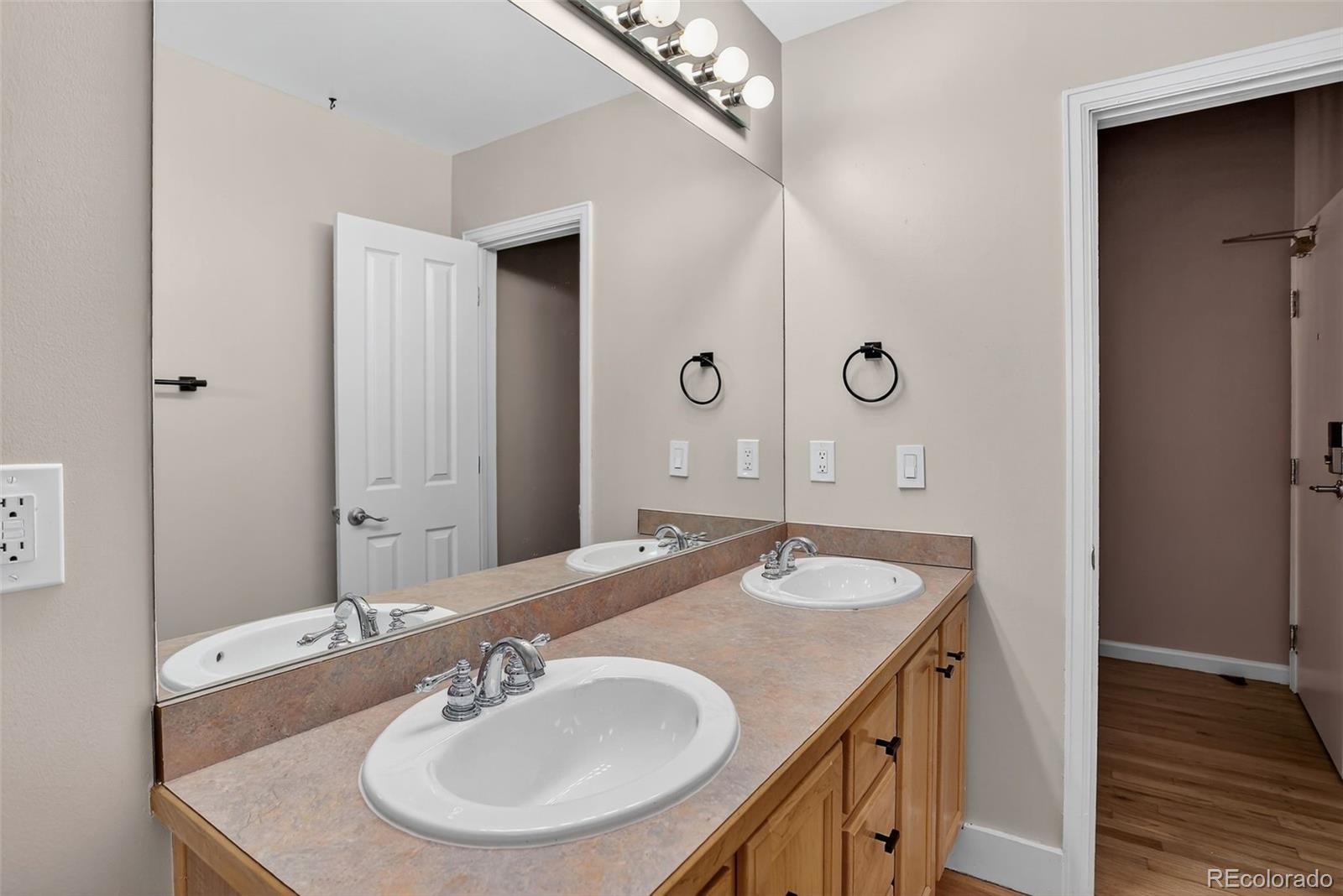 MLS Image #21 for 1555  california street 319,denver, Colorado