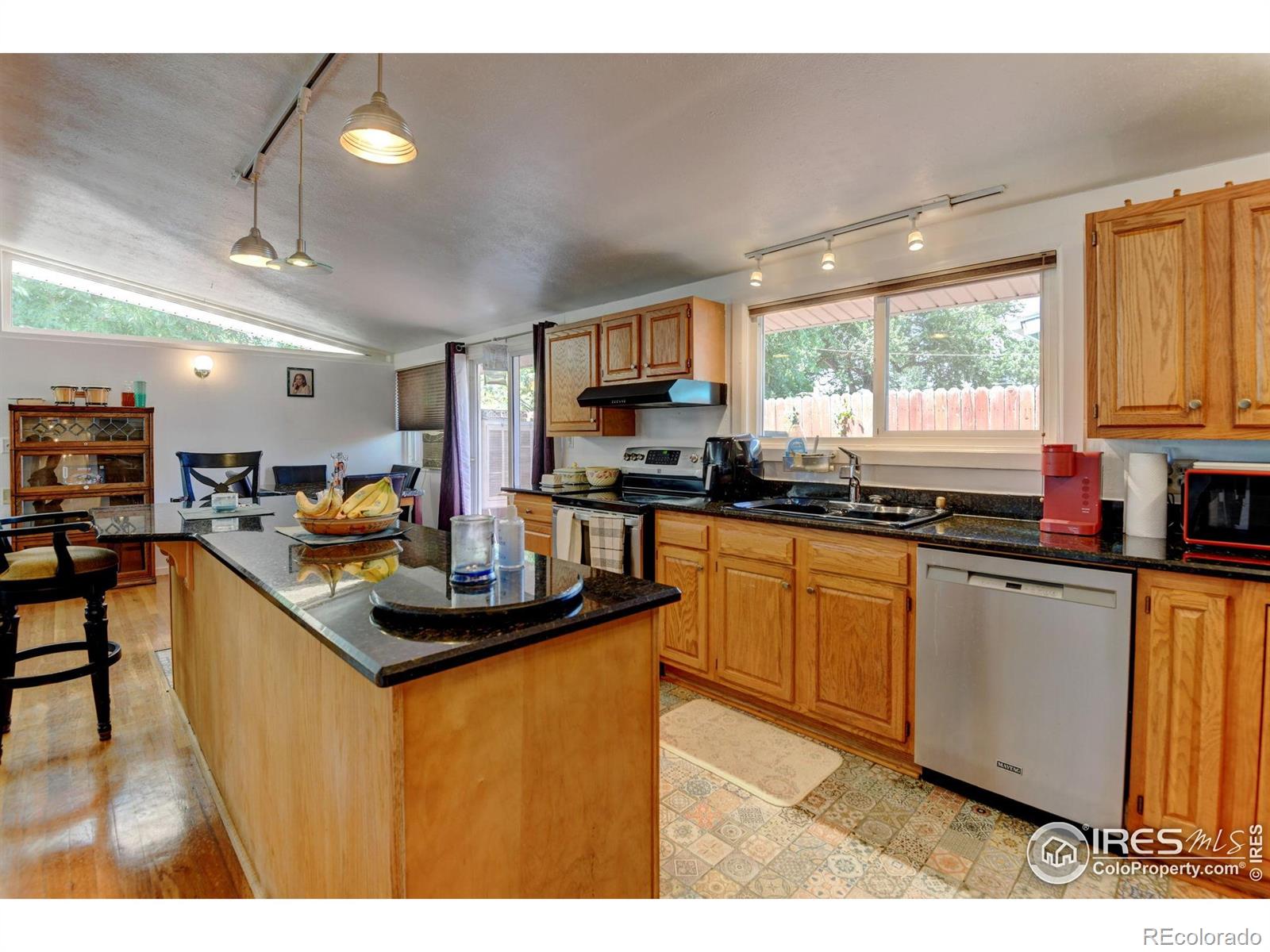 MLS Image #16 for 2370 s meade street,denver, Colorado