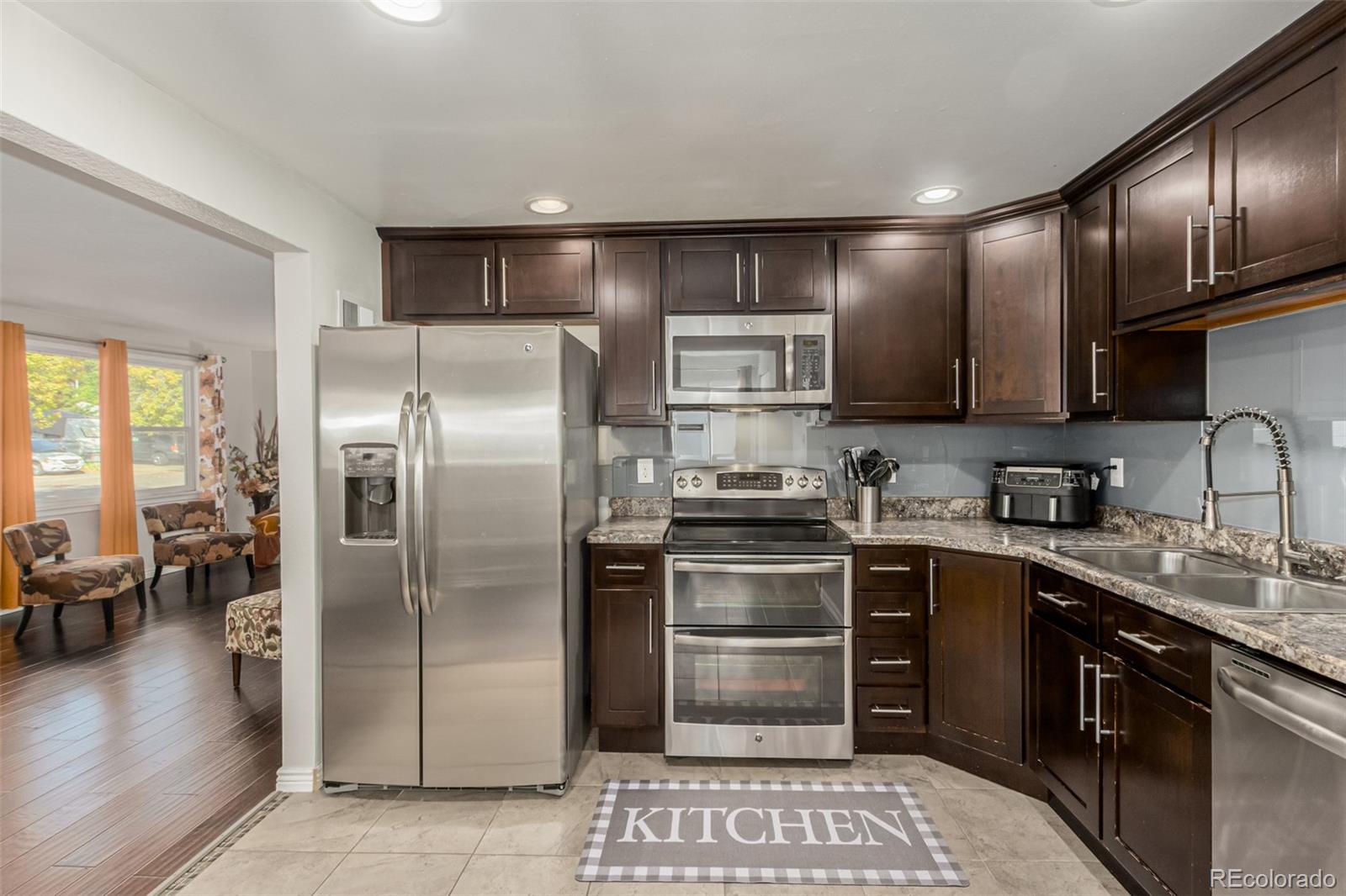 MLS Image #15 for 924  galena street,aurora, Colorado