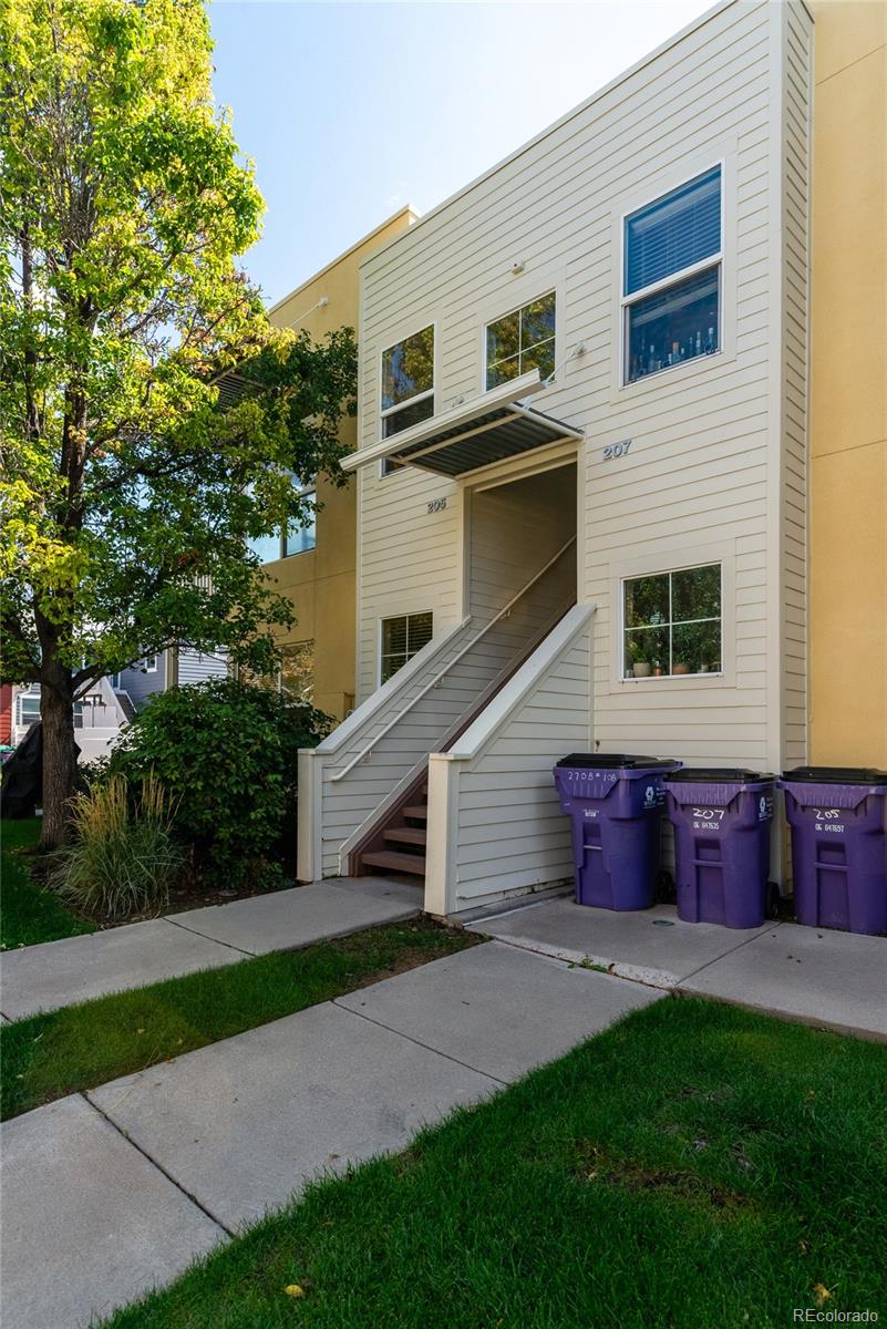 MLS Image #2 for 2678  syracuse street,denver, Colorado